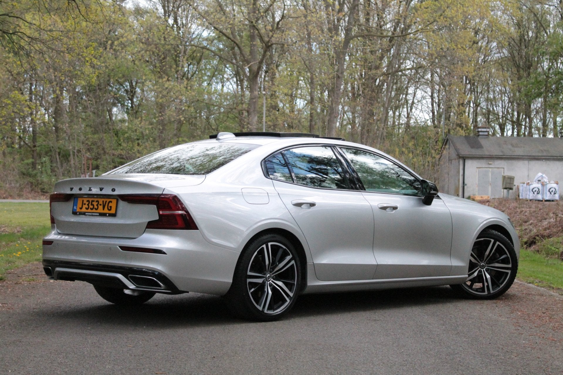 Volvo S60 2.0 B4 R-Design | Pano | Carplay | LED (bj 2020), 12 maanden, 4 cilinders, S60, Automatische klimaatregeling