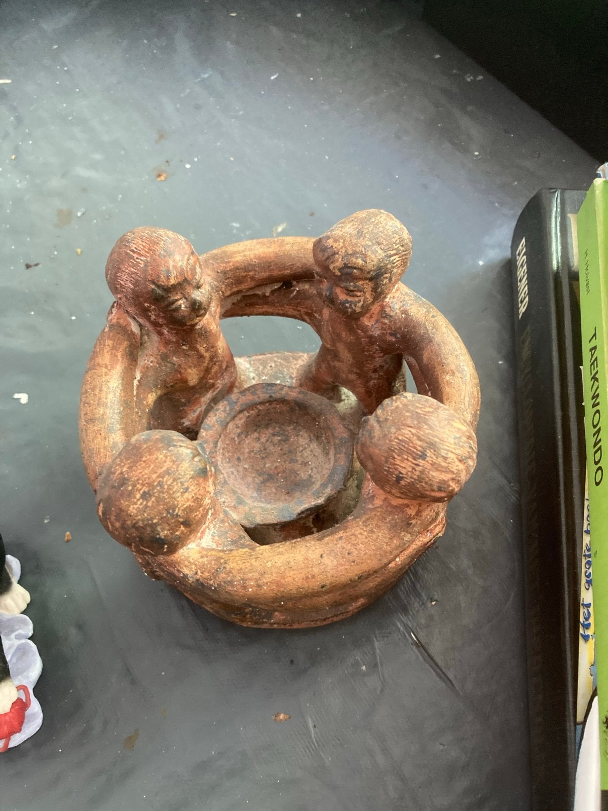 Unieke kandelaar met figuren - Handgemaakt, Gebruikt, Bruin, Ophalen of Verzenden, Steen/keramiek