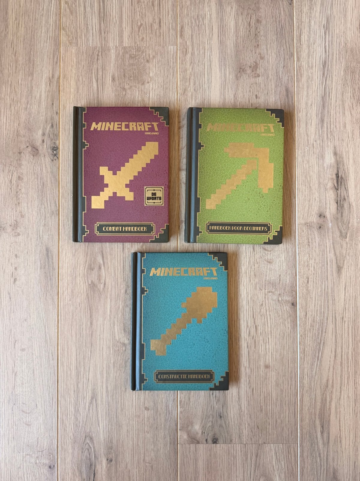 Minecraft Handboeken: Combat, Redstone, Constructie, Ophalen of Verzenden, Zo goed als nieuw, Non-fictie