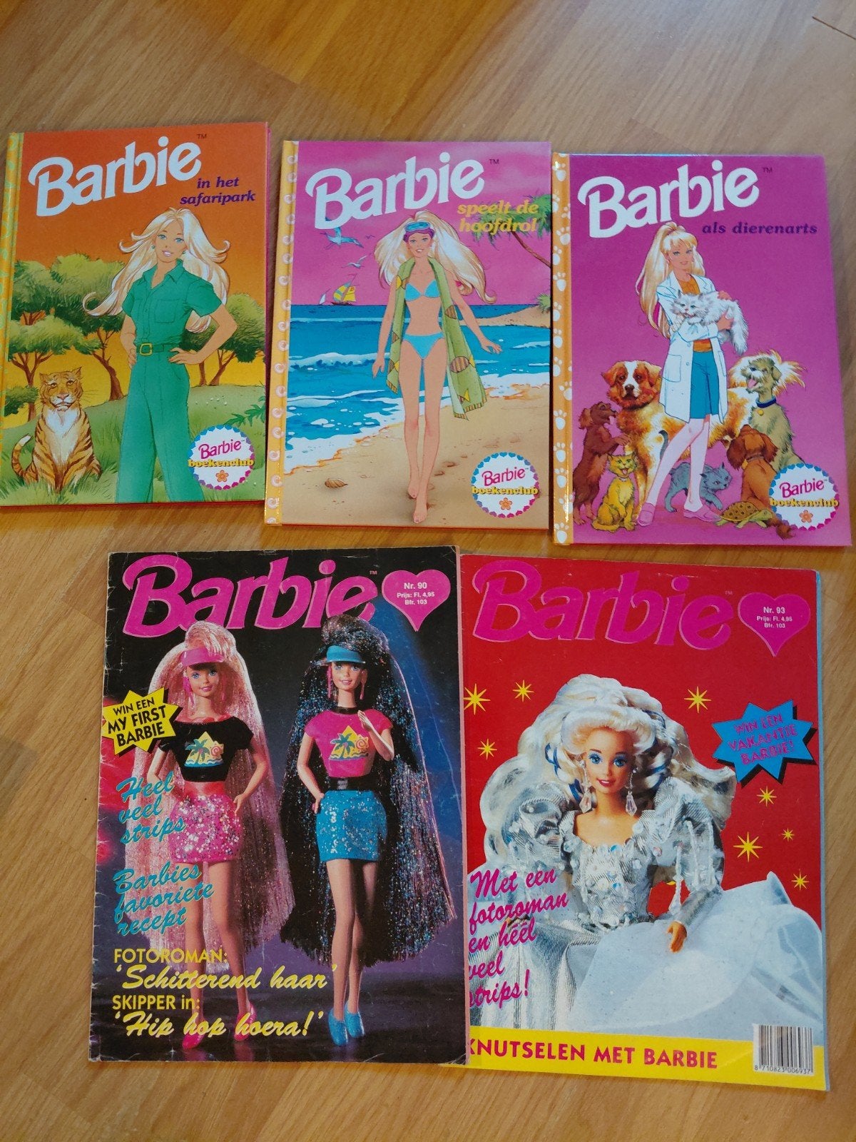 Setje Barbie 3x voorleesboekjes en 2x magazines 1994, Meerdere comics, Ophalen of Verzenden, Gelezen, Europa