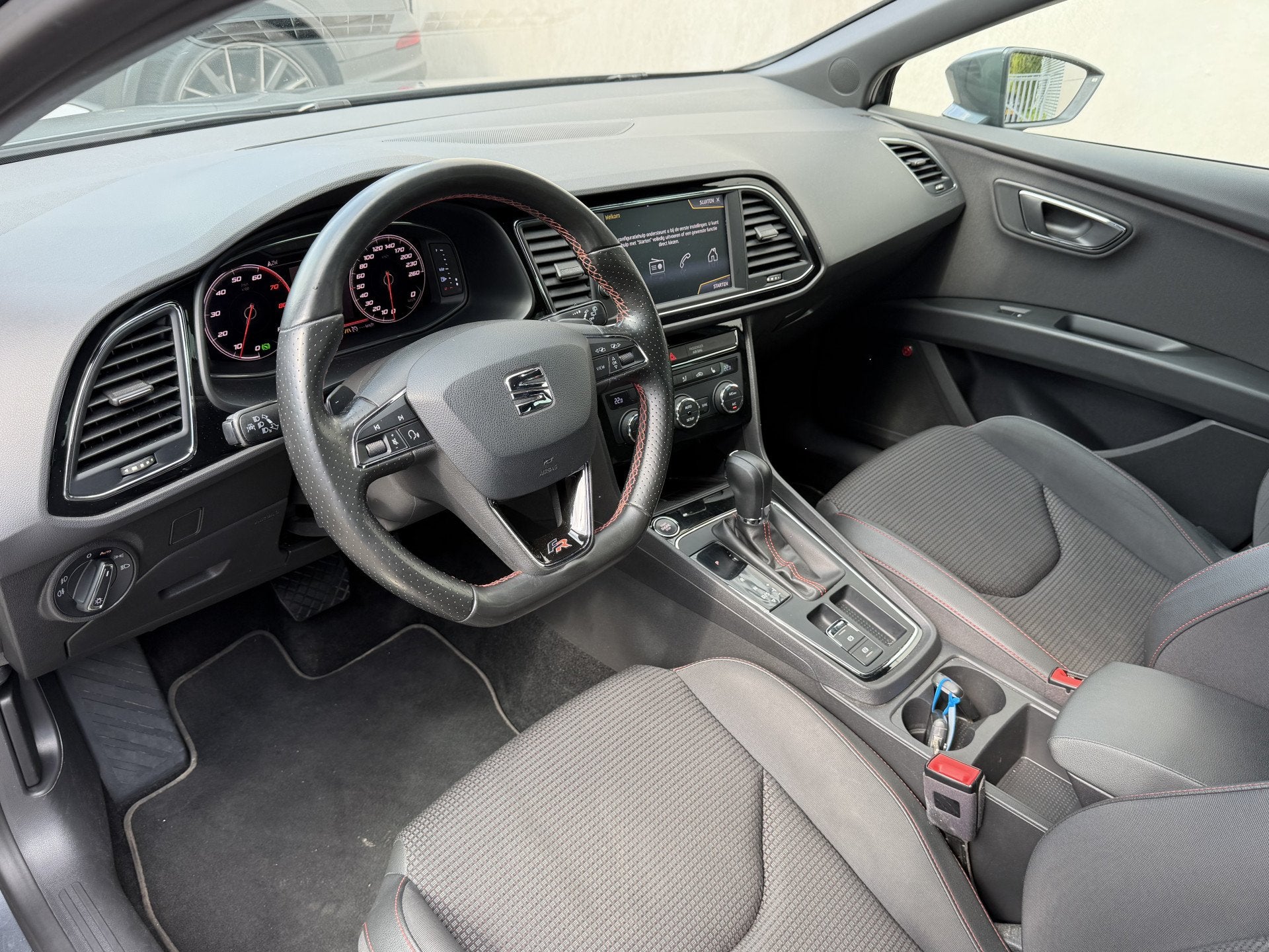 SEAT Leon ST 1.4 EcoTSI FR Business Intense Full LED-18"-Dig, Stof, Gebruikt, 4 cilinders, Leon