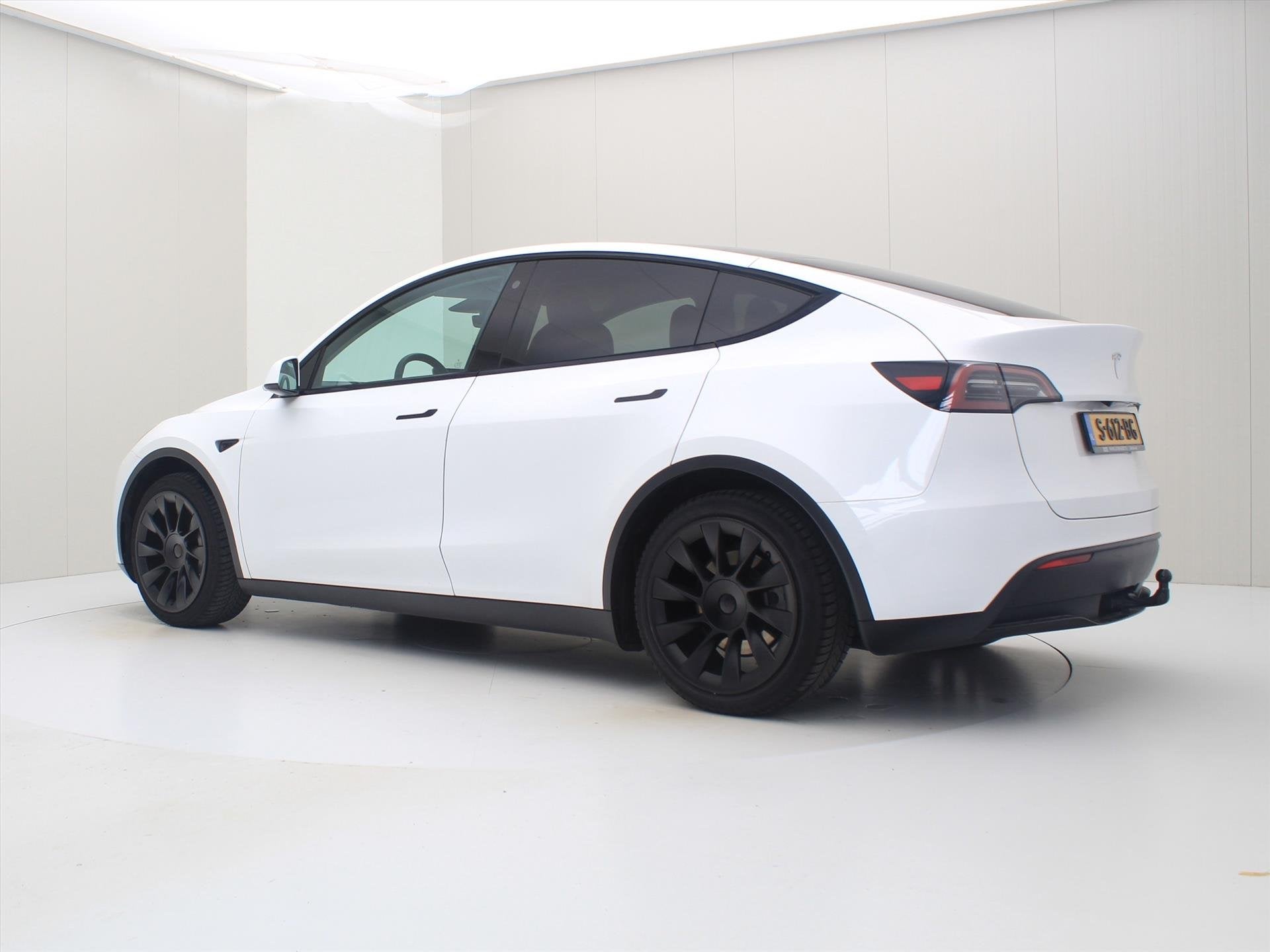 Tesla Model Y Standard RWD Plus 351pk 90,9% SoH [ TREKHAAK+L, Auto's, Automaat, Achterwielaandrijving, Gebruikt, Zwart