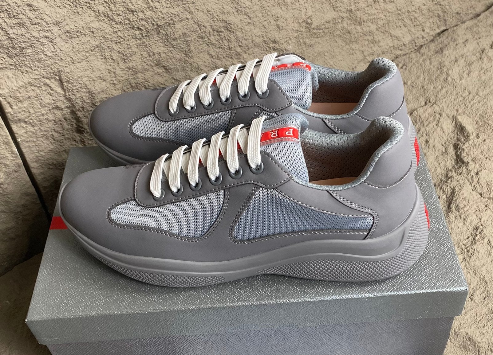 Prada America’s Cups Grijs Mat – Nieuw – Maten 39-46, Kleding | Heren, Schoenen, Ophalen of Verzenden, Overige kleuren, Sneakers of Gympen