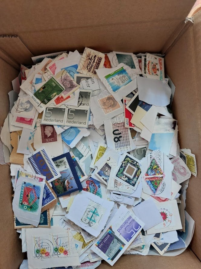 Kilowaar Postzegels Nederland - 1kg onafgeweekt, Ophalen of Verzenden, Na 1940, Gestempeld