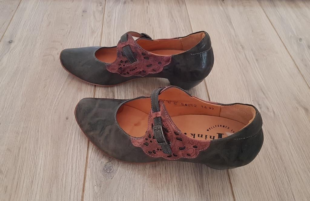 Damesschoenen Think maat 37, bandje over wreef. Klein hakje, Overige kleuren, Overige typen, Ophalen of Verzenden, Zo goed als nieuw
