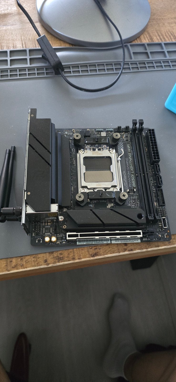 Ryzen 5 7600X & ASRock B650I Lightning WiFi SFF Bundel, 6-core, AM5, Ophalen of Verzenden, Zo goed als nieuw
