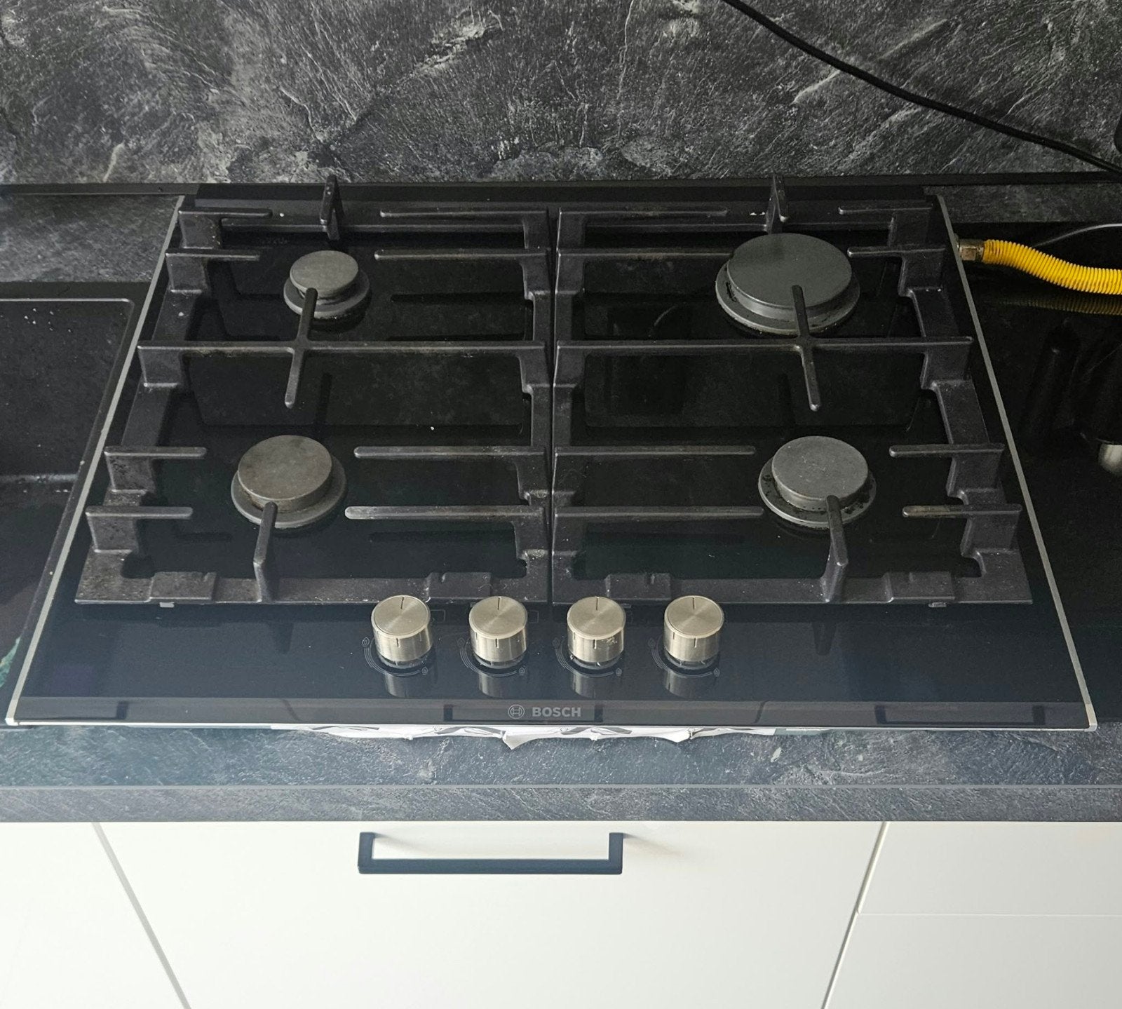Bosch gasfornuis, Ophalen, 4 kookzones, Zo goed als nieuw, Inbouw