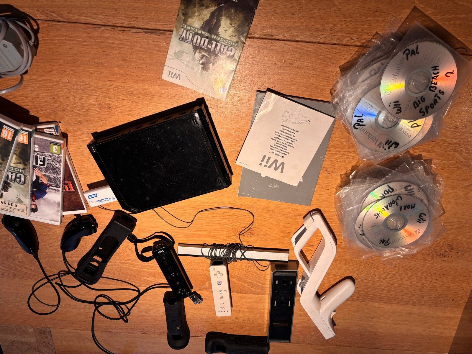 Wii  met controllers en games, Spelcomputers en Games, Spelcomputers | Nintendo Wii, Ophalen of Verzenden, Gebruikt, Met 2 controllers