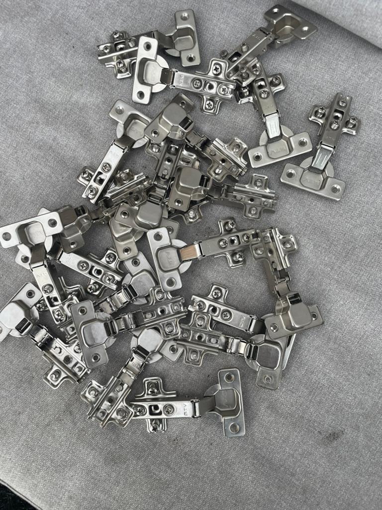 Keukenscharnieren 17 stuks (nieuw), Ophalen of Verzenden, Zo goed als nieuw, Slot