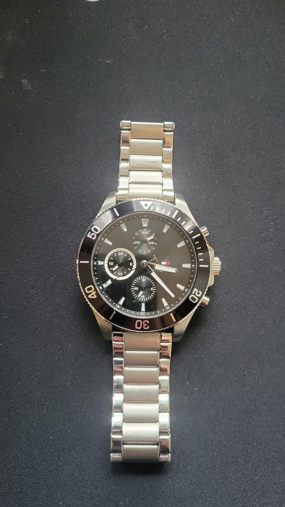 Stijlvol Tommy Hilfiger Herenhorloge - Zilverkleurig, Overige merken, Staal, Staal, Polshorloge