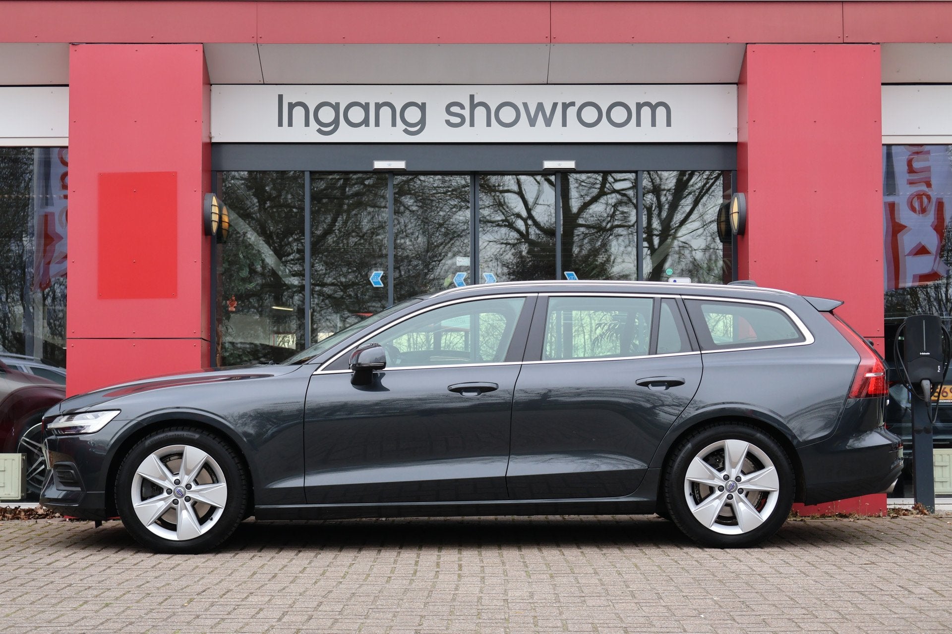 Volvo V60 2.0 T5 Momentum | Origineel NL | Leder | Business, Auto's, Volvo, 15 km/l, 4 cilinders, 750 kg, 5 stoelen