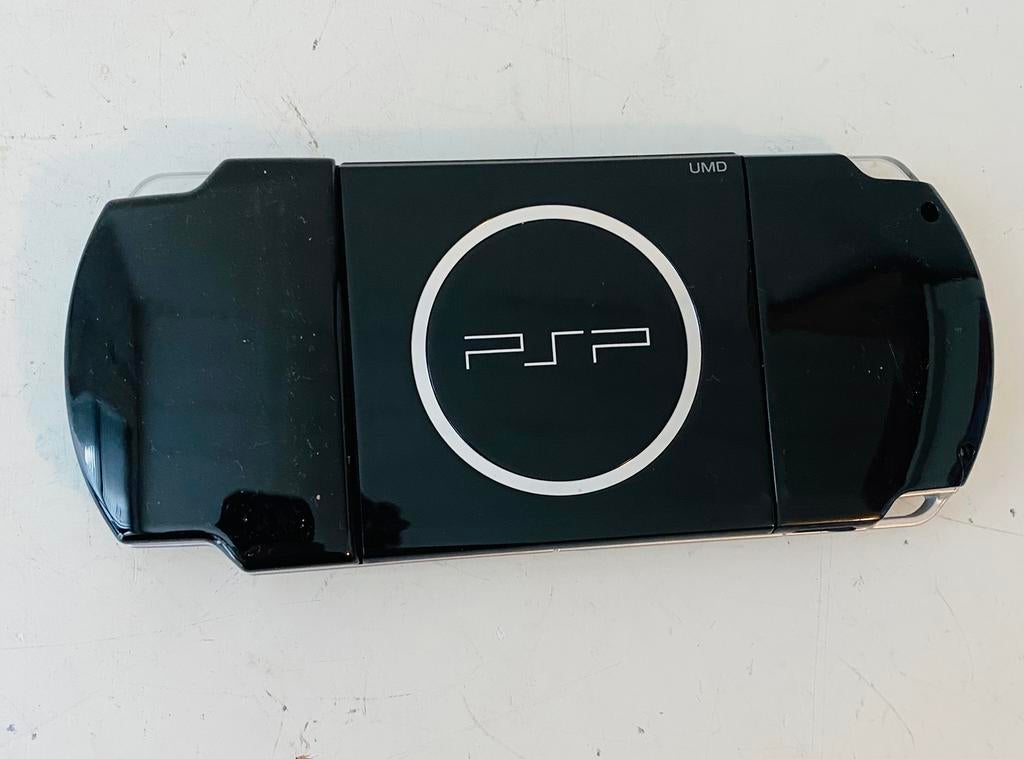 Sony PSP 3004 met lader, Spelcomputers en Games, Ophalen of Verzenden, Sony, Onbekend, Gebruikt