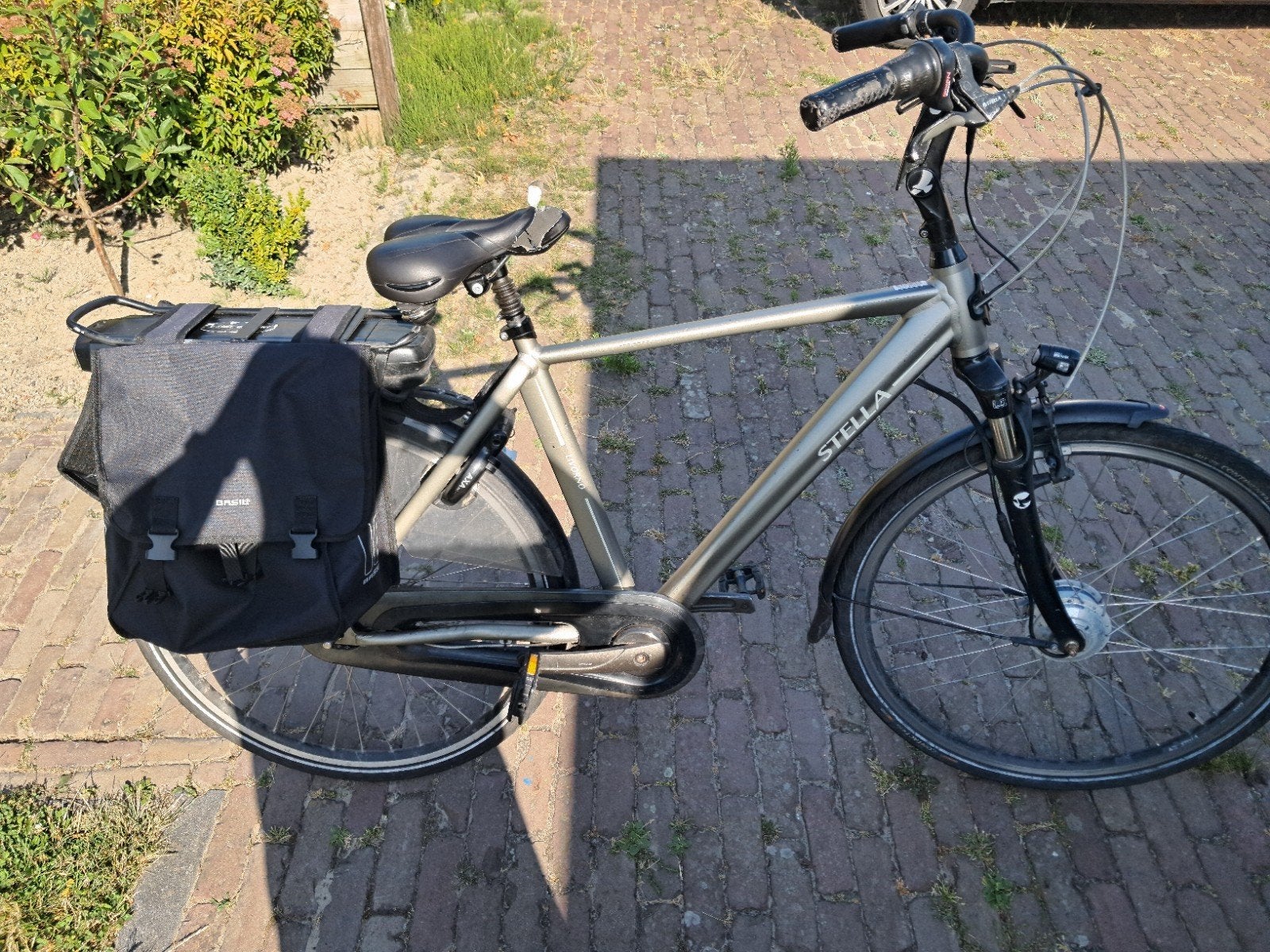 Stella Livorno elektrische fiets 2 accu's Inclusief fietstas, Gebruikt, 50 km per accu of meer, 55 tot 59 cm, Ophalen