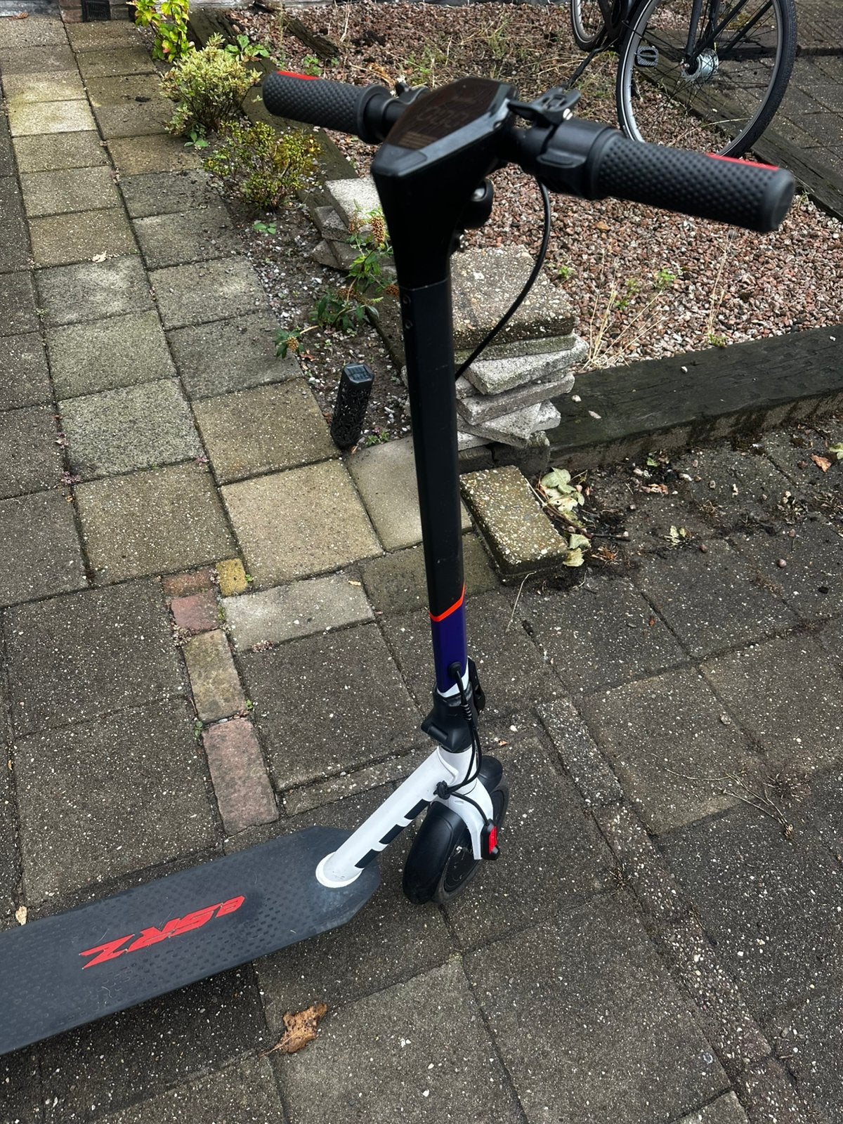 elektrische step aprilia esrz, Fietsen en Brommers, Ophalen, Gebruikt, Elektrische step (E-scooter)