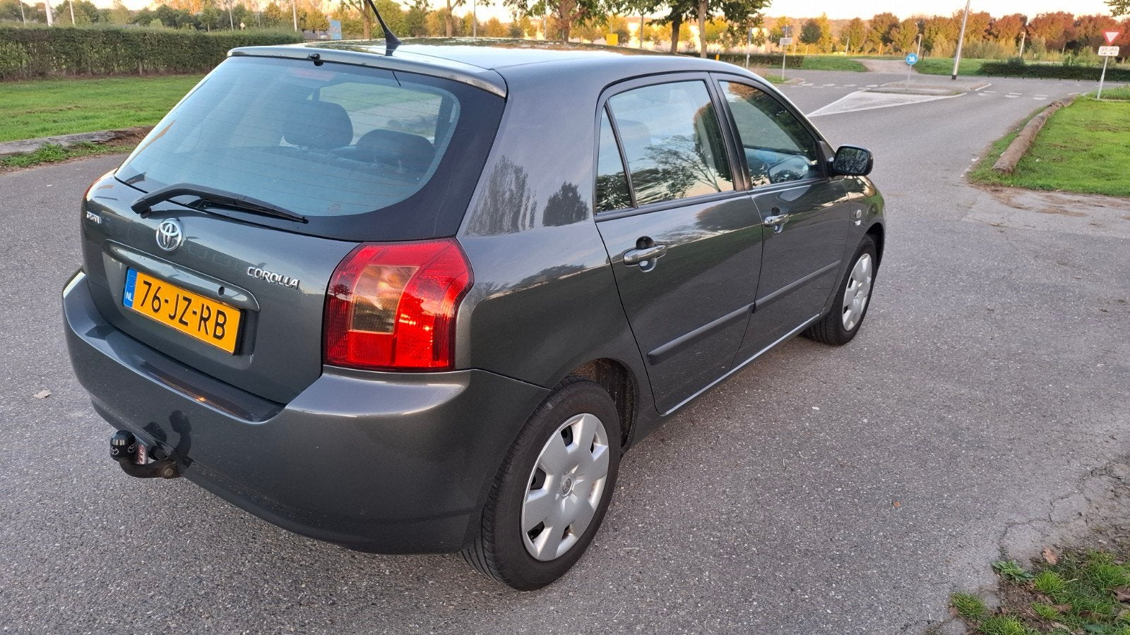 Toyota Corolla 1.4 Vvt-i 5DR Linea Terra 2002 Grijs, Voorwielaandrijving, 1398 cc, 4 cilinders, Corolla
