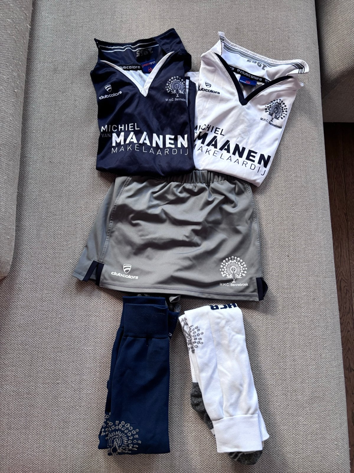 Hockey tenue meisjes MHC Bennebroek maat 152 (10 jaar), Ophalen, Zo goed als nieuw, Kleding
