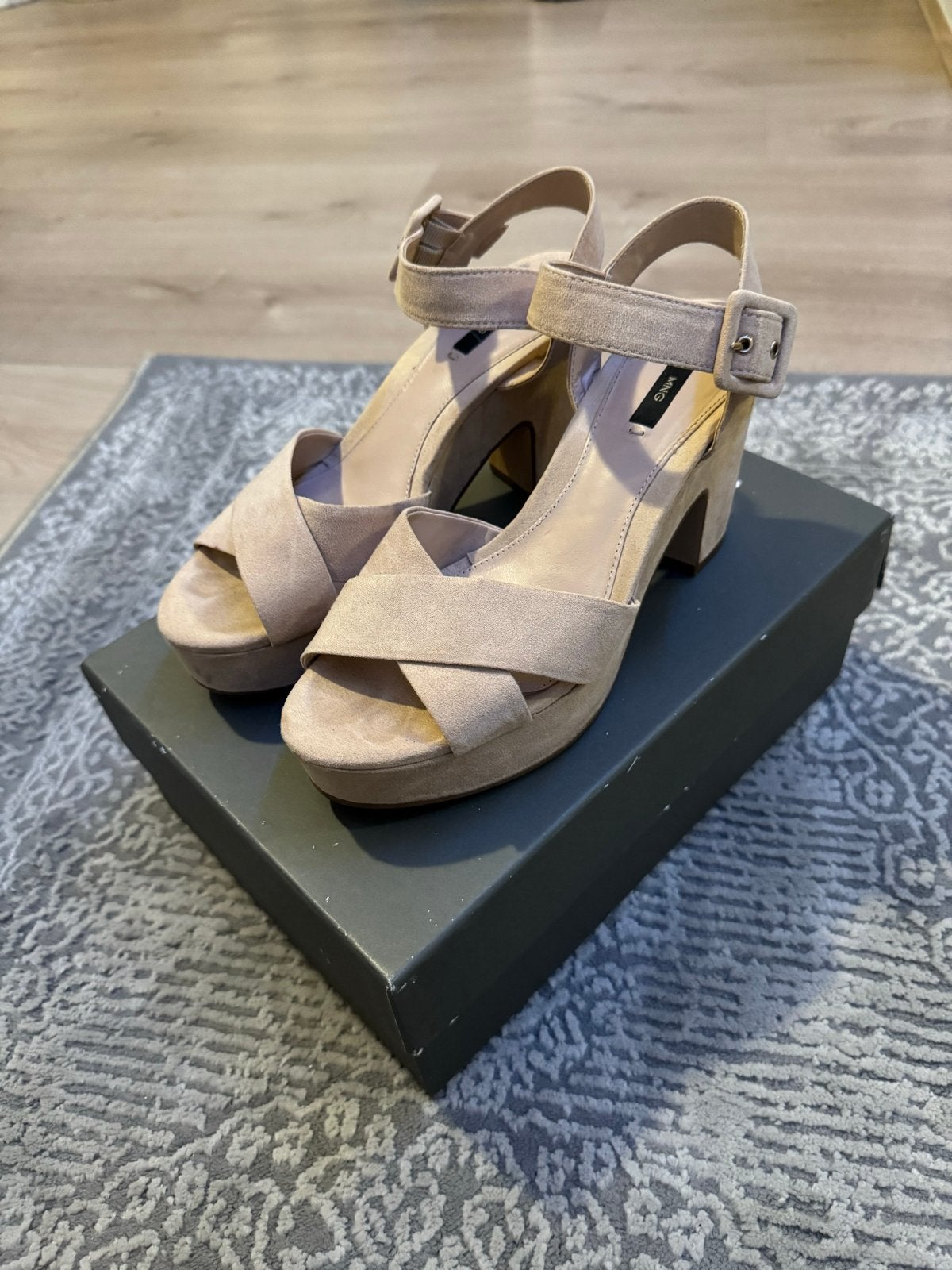Mango Beige Sandalen met Blokhak Maat 37, Schoenen met lage hakken, Beige, Ophalen of Verzenden, Gedragen