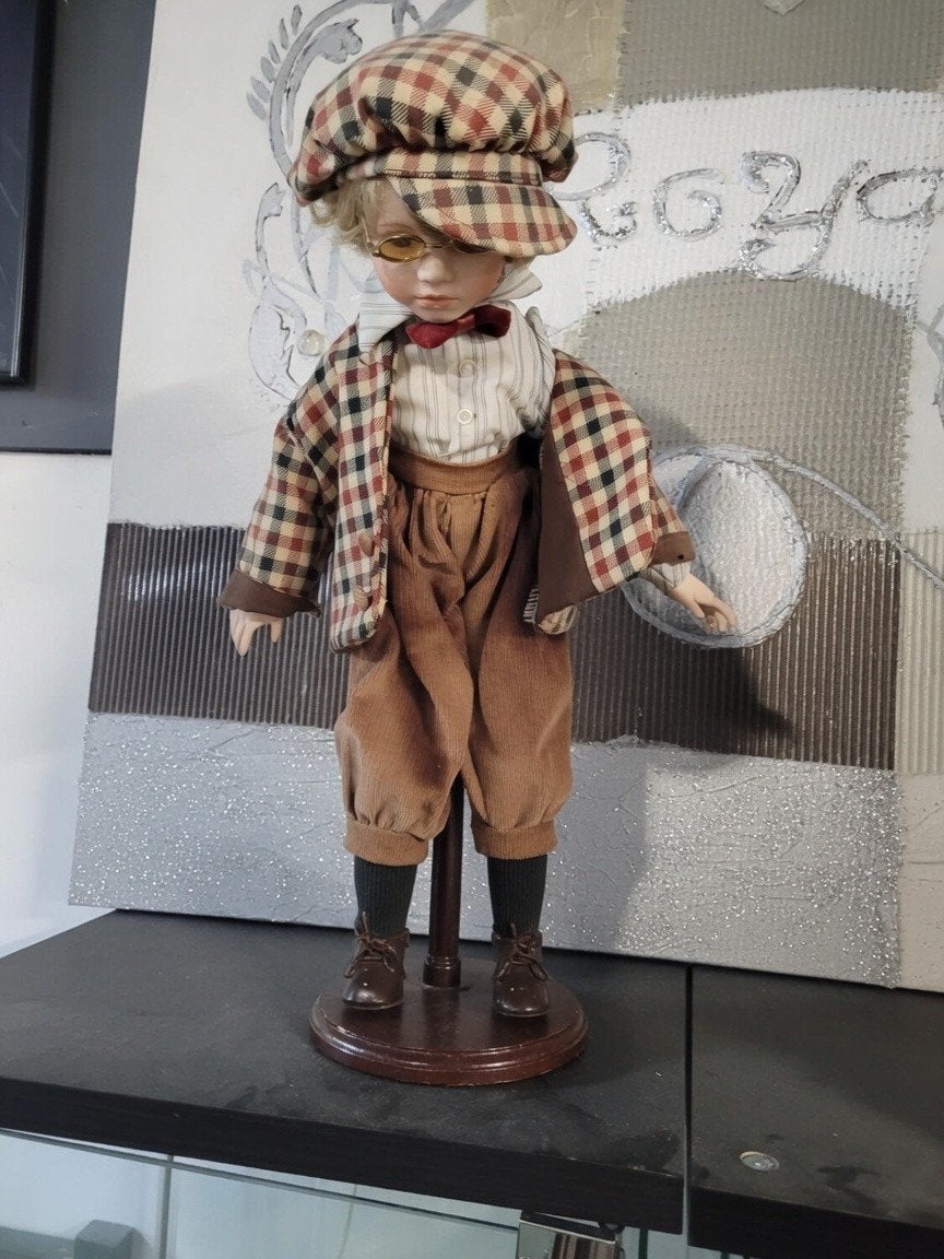 Vintage Porseleinen Jongenspop met Geruite Kleding, Ophalen of Verzenden, Gebruikt, Pop