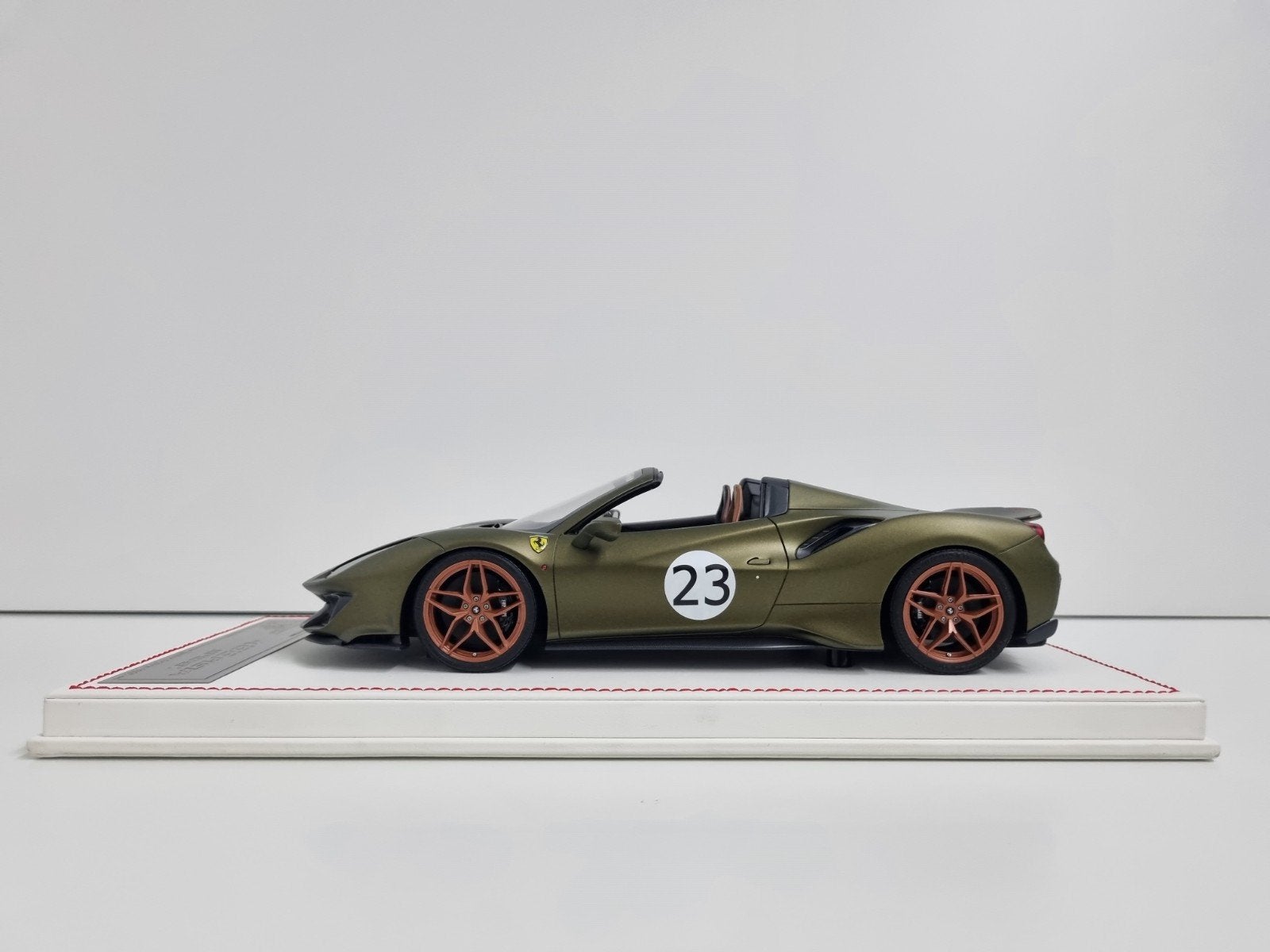 Dino Model
Ferrari 488 Pista Spider Nr. 00/25 1:18 Nieuw, Ophalen of Verzenden, Nieuw, Auto