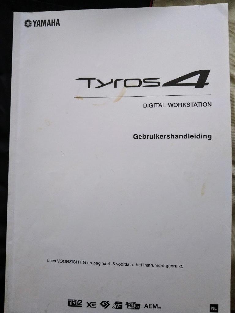 Tyros 4 gebruikershandleiding, Muziek en Instrumenten, Ophalen, Gebruikt, 61 toetsen, Yamaha