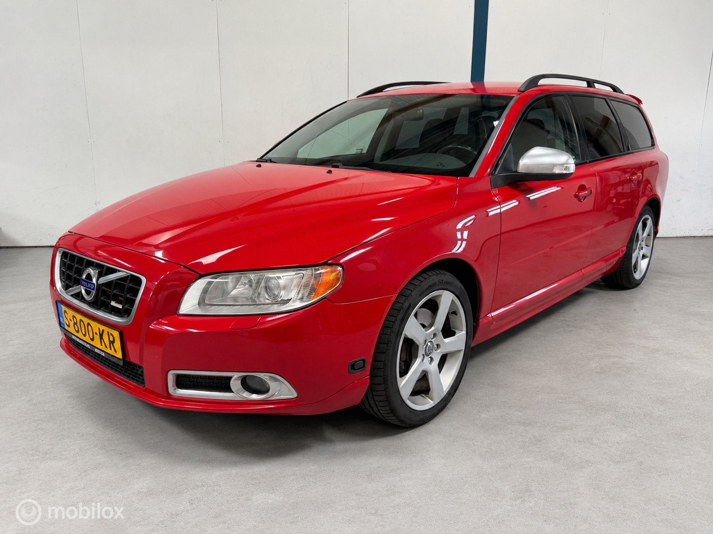 Volvo V70 2.5T R-Design AUTOMAAT / LEER / XENON, Gebruikt, 2521 cc, 93 €/maand, 1568 kg