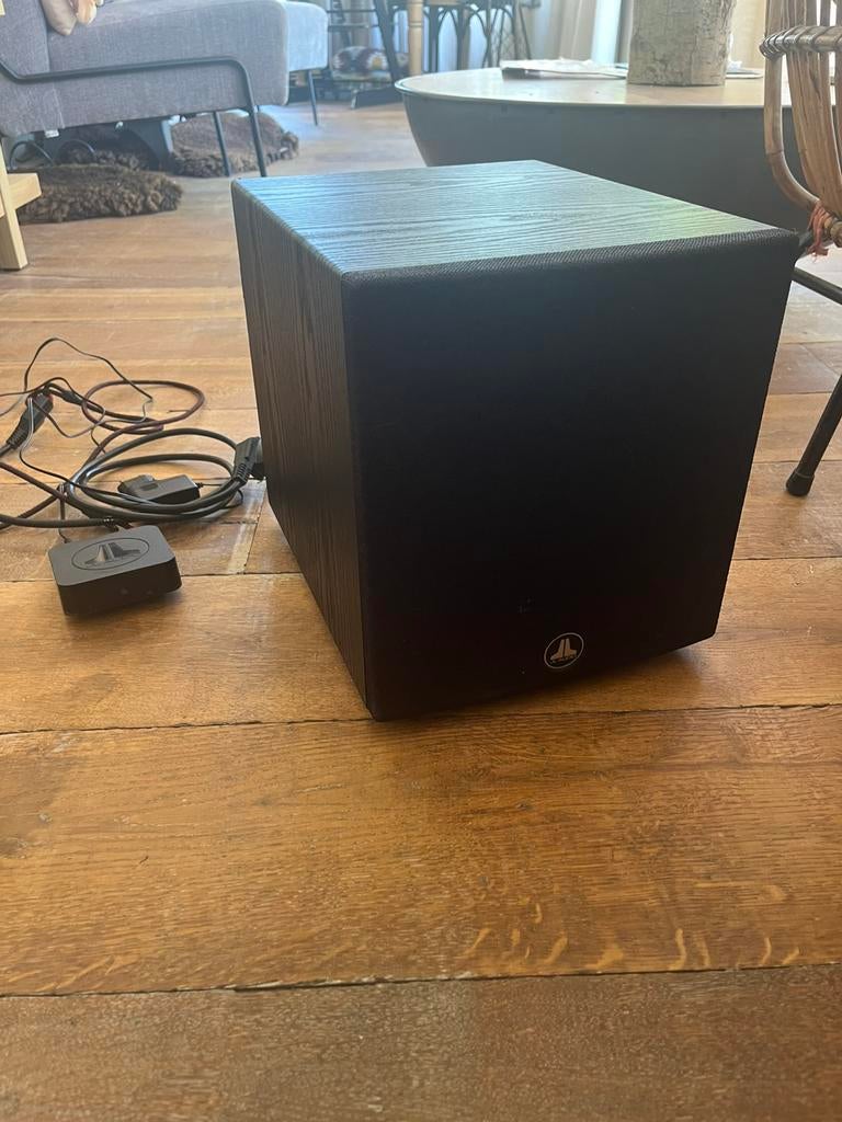 JL audio subwoofer D108 met wireless adapter, Overige merken, Subwoofer, Ophalen of Verzenden, Zo goed als nieuw
