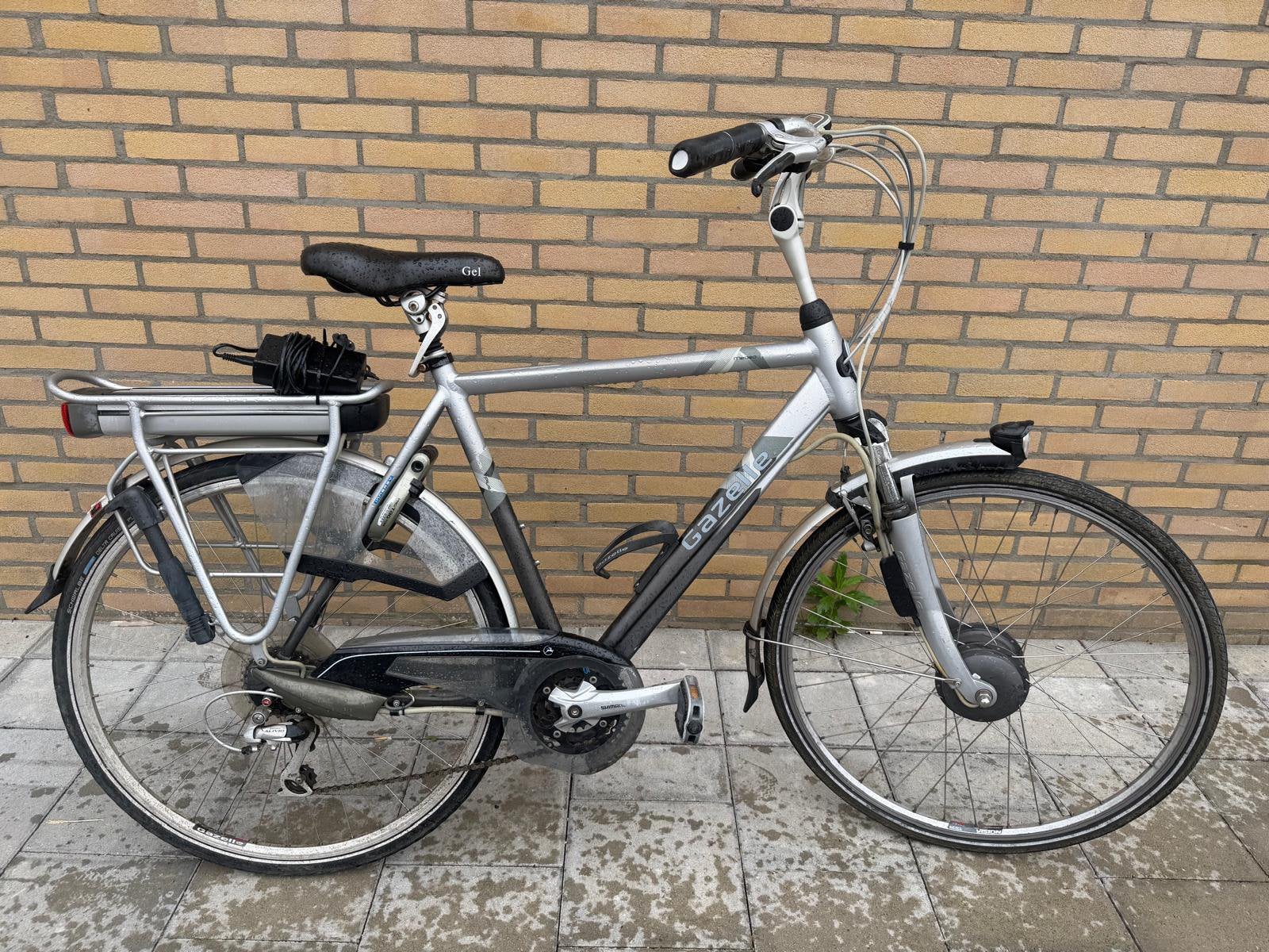 Gazelle 28” elektriche herenfiets, Ophalen, Zo goed als nieuw, 50 km per accu of meer, 55 tot 59 cm