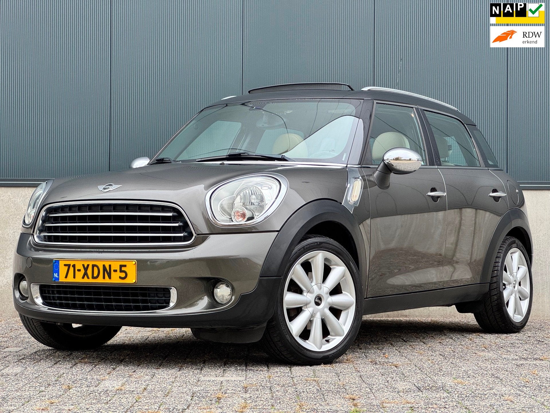 Mini Countryman 1.6 Cooper Chili|PANO|LEDER|STOELVERW|6BAK|P, Auto's, Gebruikt, Leder en Stof, 122 pk, Origineel Nederlands