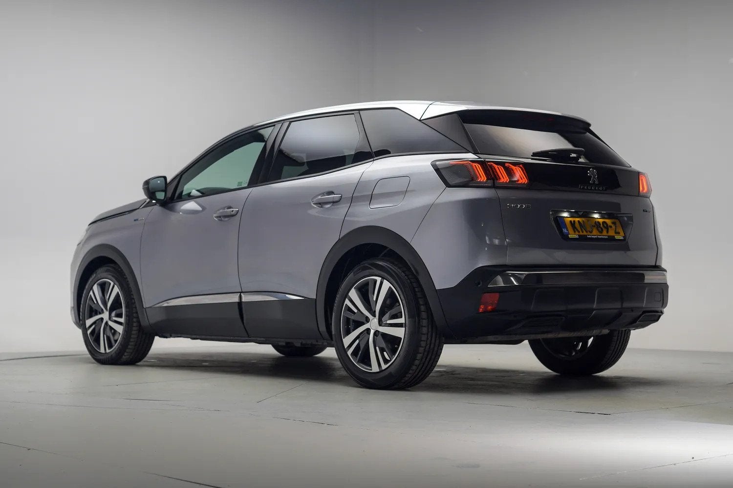 Peugeot 3008 1.6 HYbrid 225pk Allure Aut.[ Clima Navi Apple/, Auto's, 181 pk, Bedrijf, Hybride Elektrisch/Benzine, 71 km/l