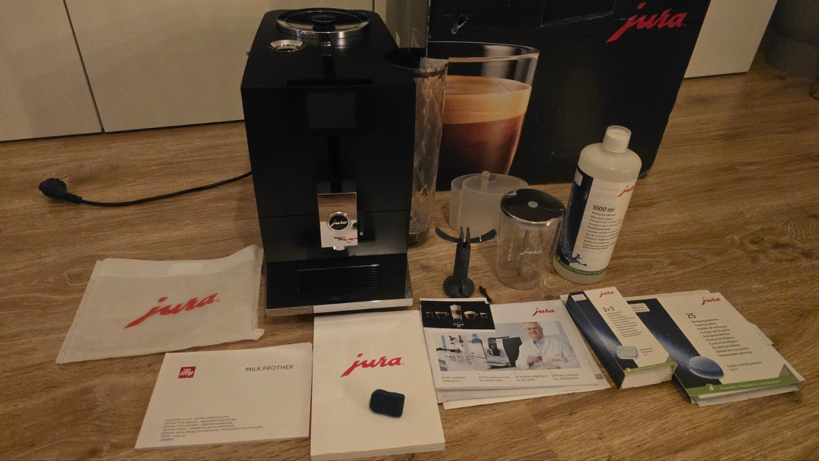 Jura ENA 8 Touch met Smart Connect - Zo goed als nieuw, Witgoed en Apparatuur, Koffiezetapparaten, 10 kopjes of meer, Koffiemachine