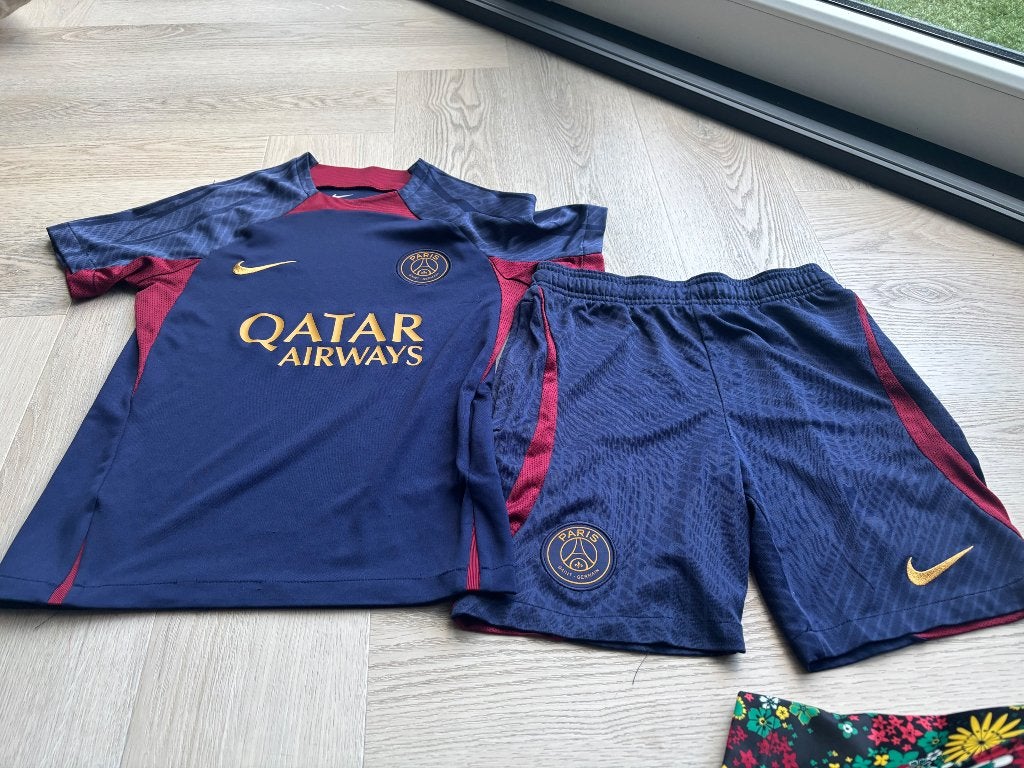 officiële Nike Paris Saint-Germain voetbalset, Maat XS of kleiner, Ophalen of Verzenden, Gebruikt, Set