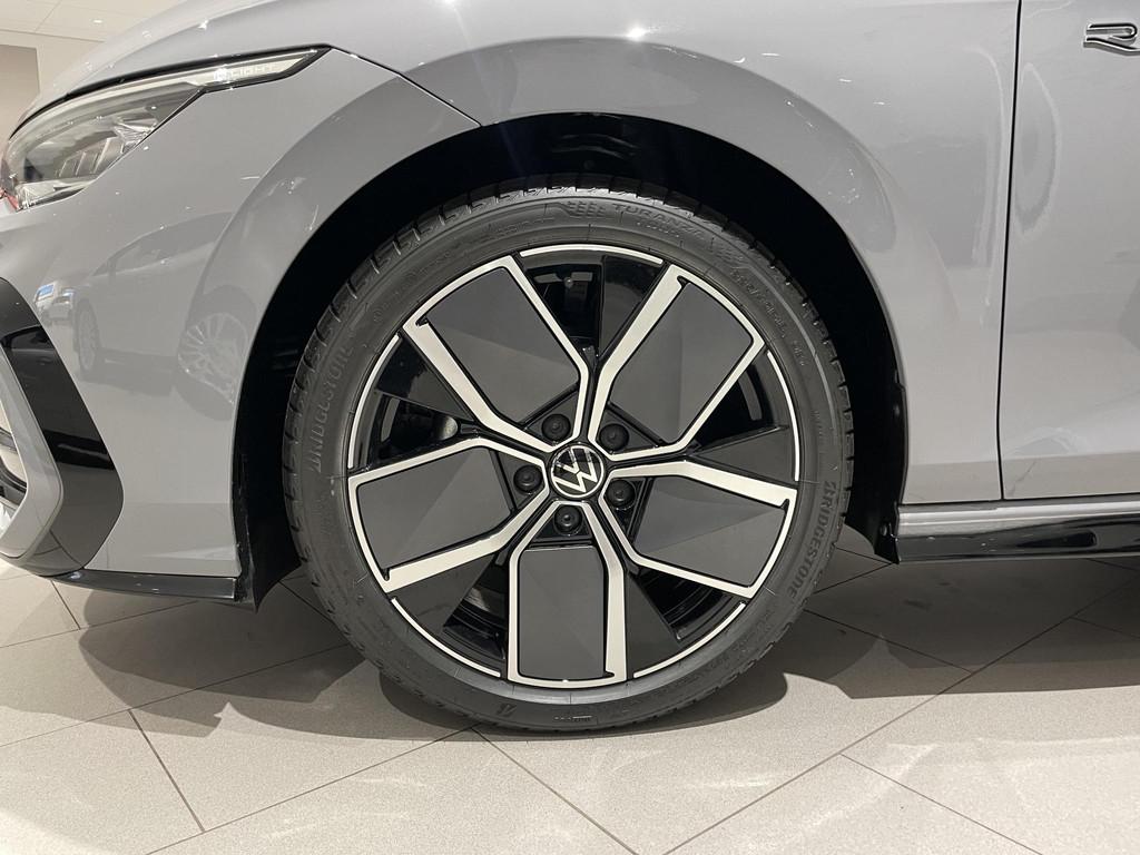 Volkswagen Golf Variant 1.5 eTSI R-Line Edition | EM | Navig, Auto's, Volkswagen, 12 maanden, Stof, 1498 cc, Euro 6
