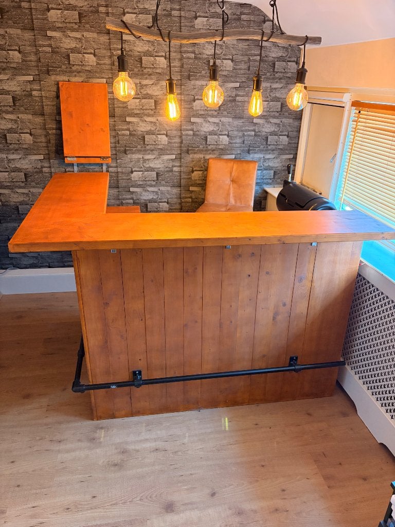 Robuuste vuren bar met LED verlichting en gebeitst hout, Ophalen, Zo goed als nieuw