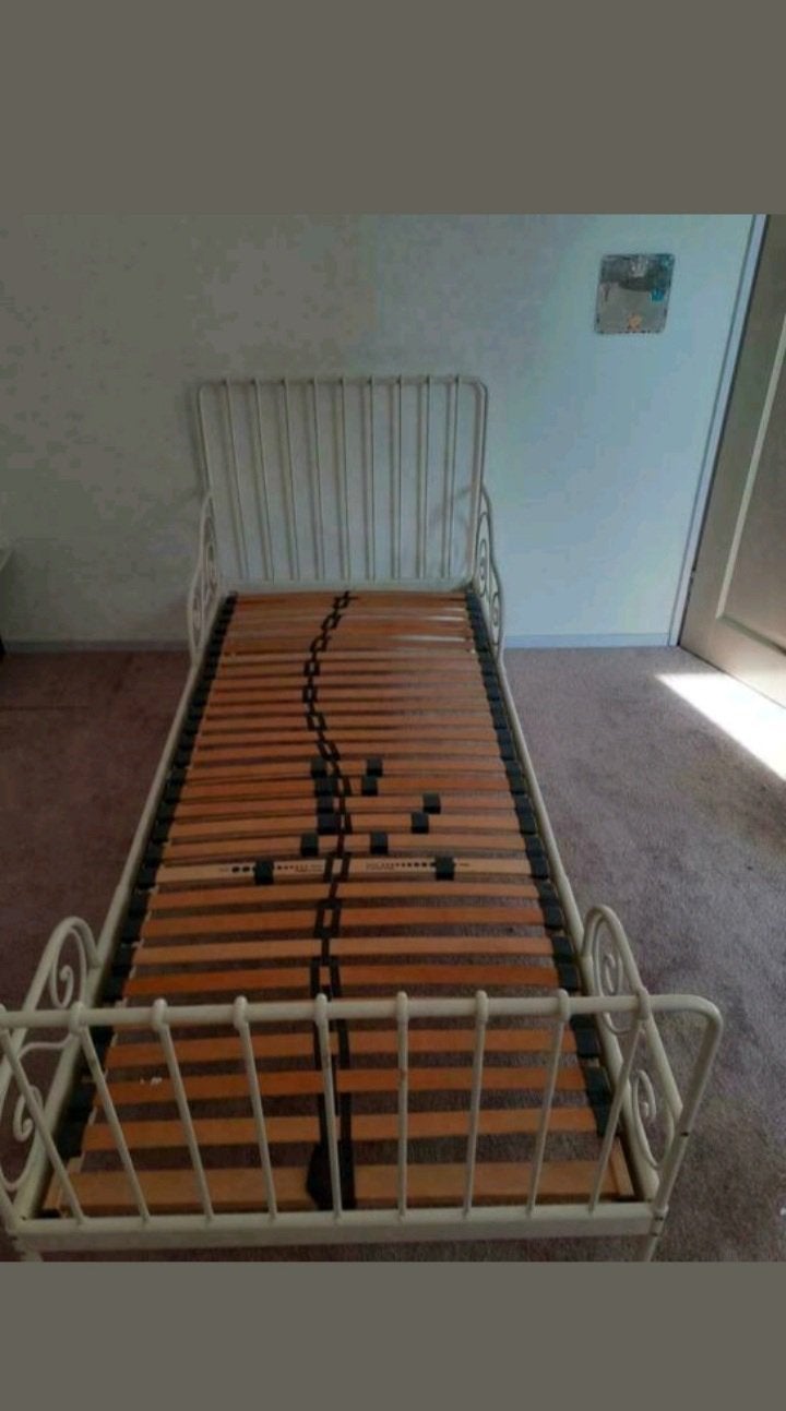 Uitschuifbaar kinder ledikant, Ophalen, 90 cm, Eenpersoons, Wit
