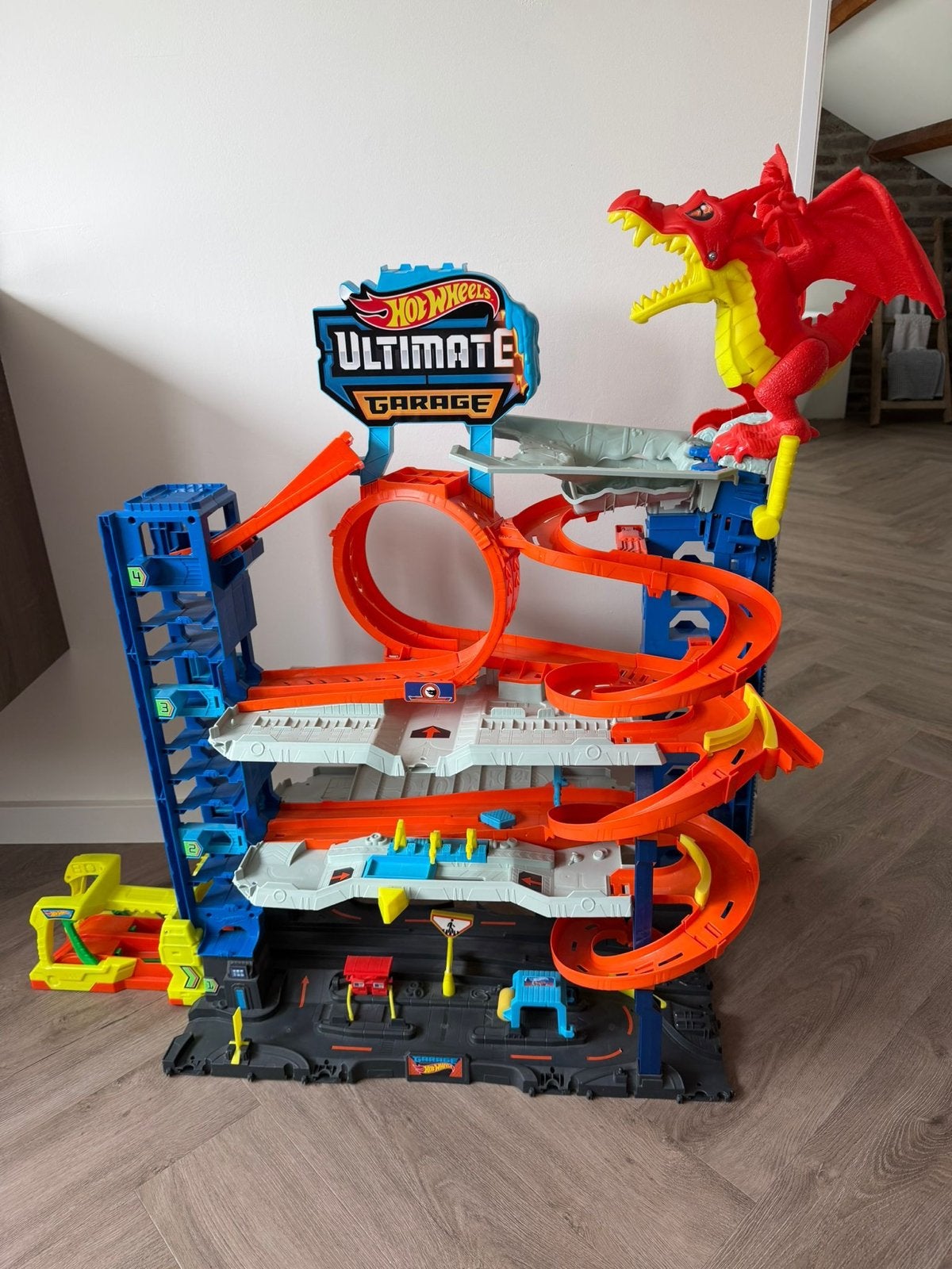 Hot Wheels Ultimate Garage met draak, Ophalen, Hot Wheels, Racebaan, Gebruikt