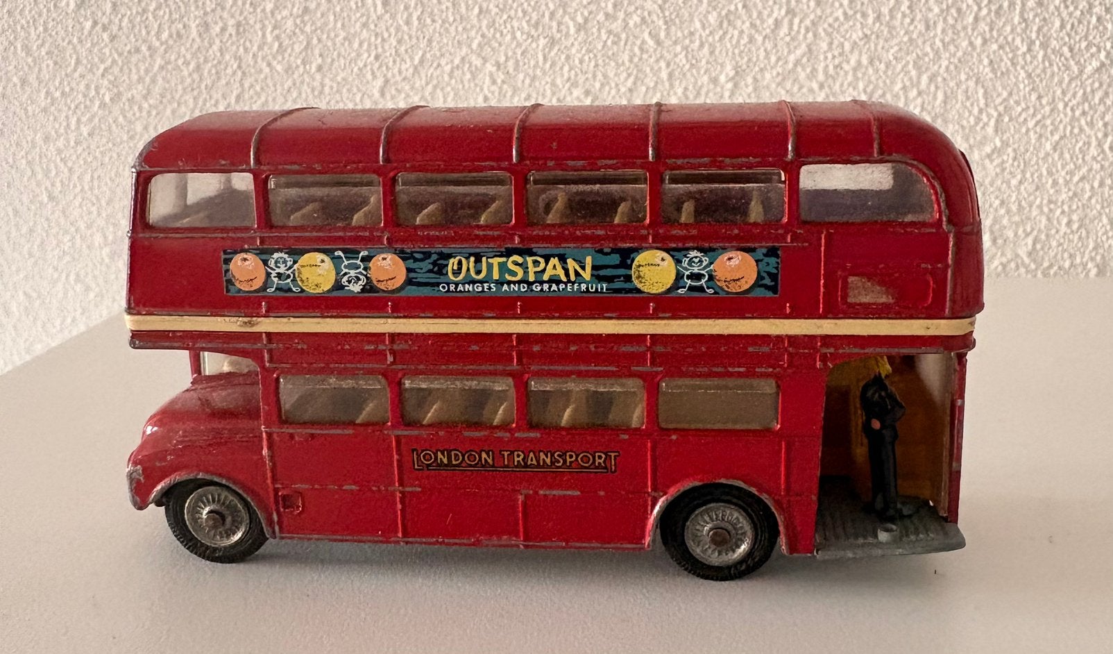 Corgi Toys Bus No 904525 routemaster 1964, Ophalen of Verzenden, Zo goed als nieuw, Bus of Vrachtwagen, Corgi