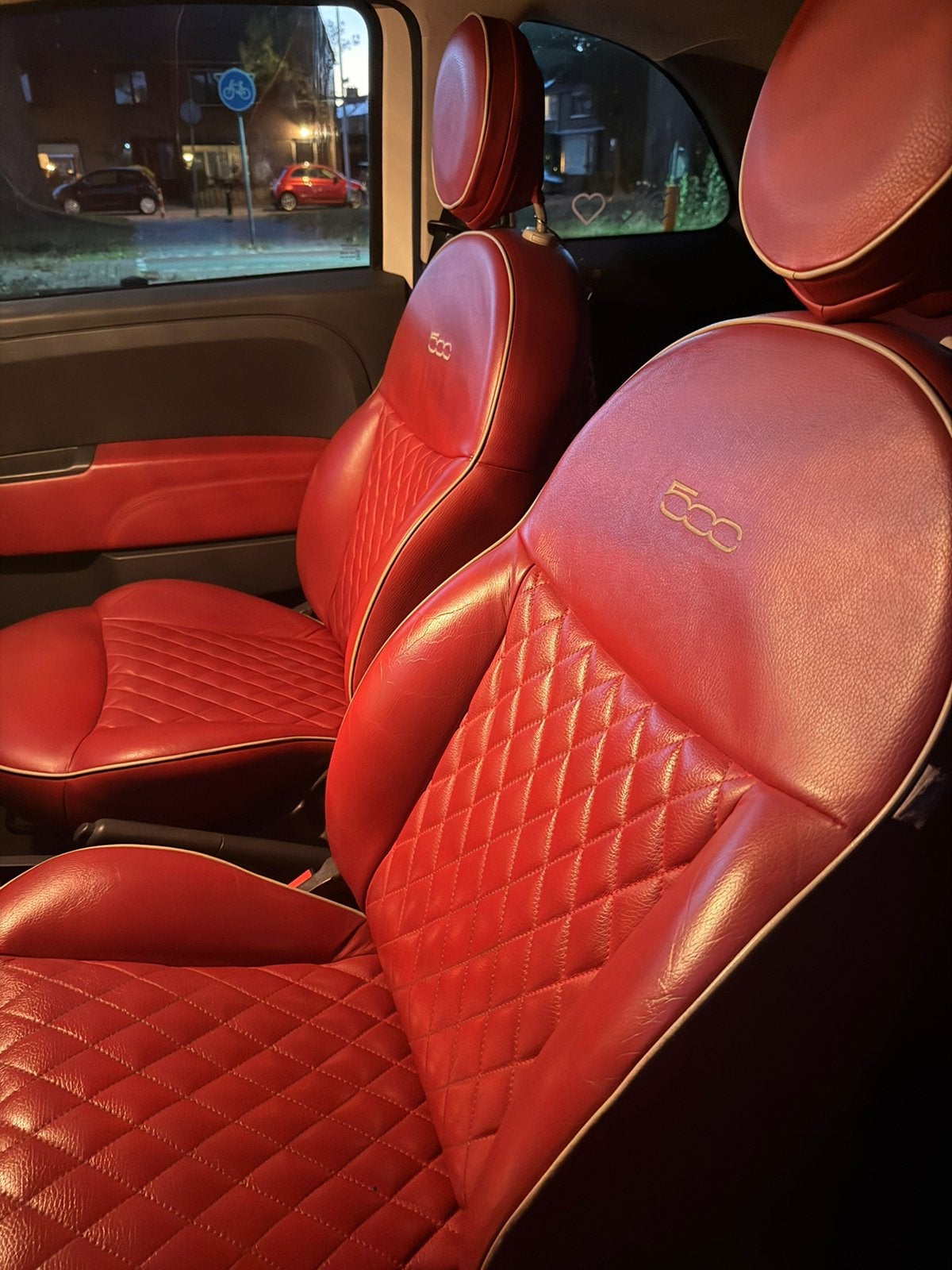 Fiat 500 1.2 Lounge 2011|Rood interieur|CarPlay  Panoramadak, Auto's, 1242 cc, 4 cilinders, 840 kg, Wit