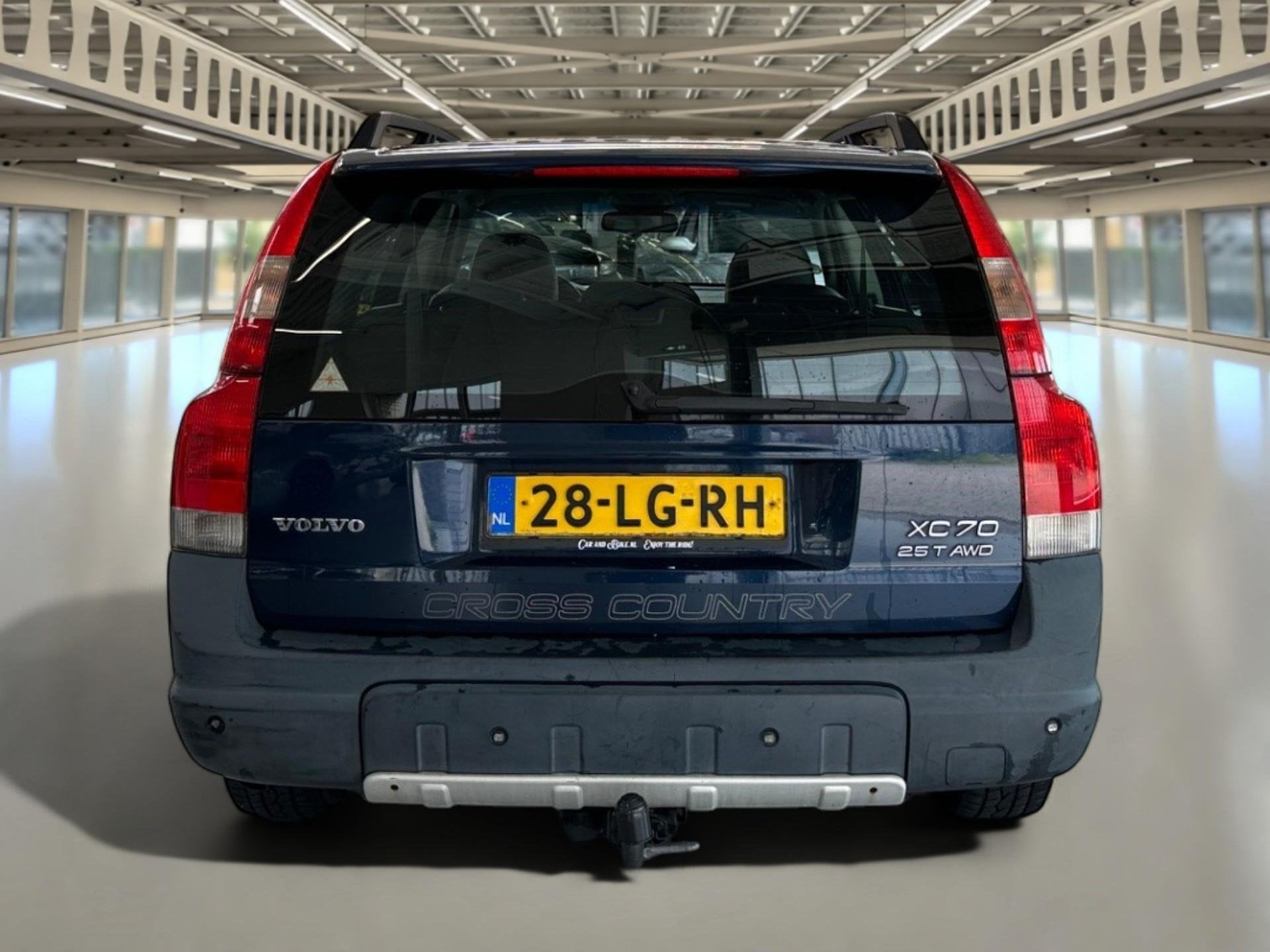 Volvo XC70 2.5 T Geartronic Comfort Line 3e bankje, trekhaak, Auto's, Volvo, Automaat, Blauw, XC70, 2521 cc