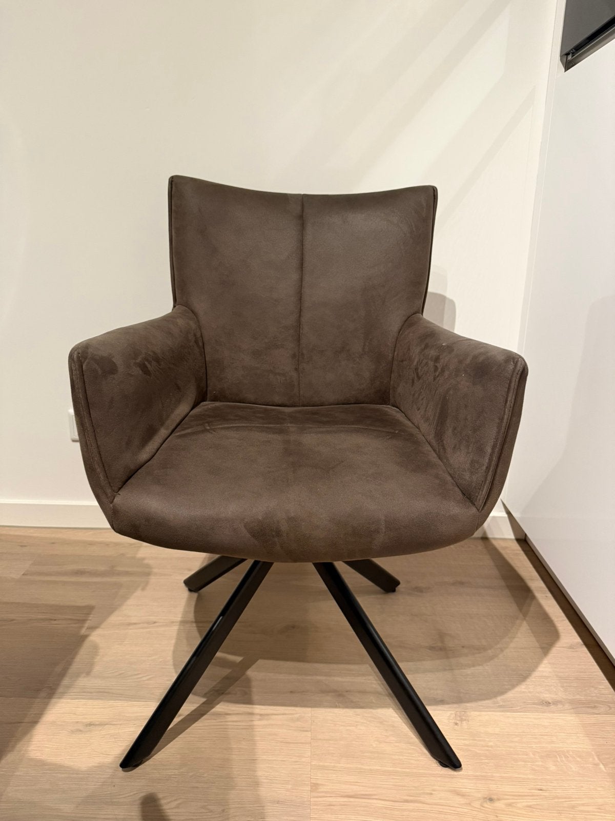 Set van 4 eetkamerstoelen Milanello 88x58x63cm rhino taupe, Ophalen, Gebruikt, Bruin, Vier