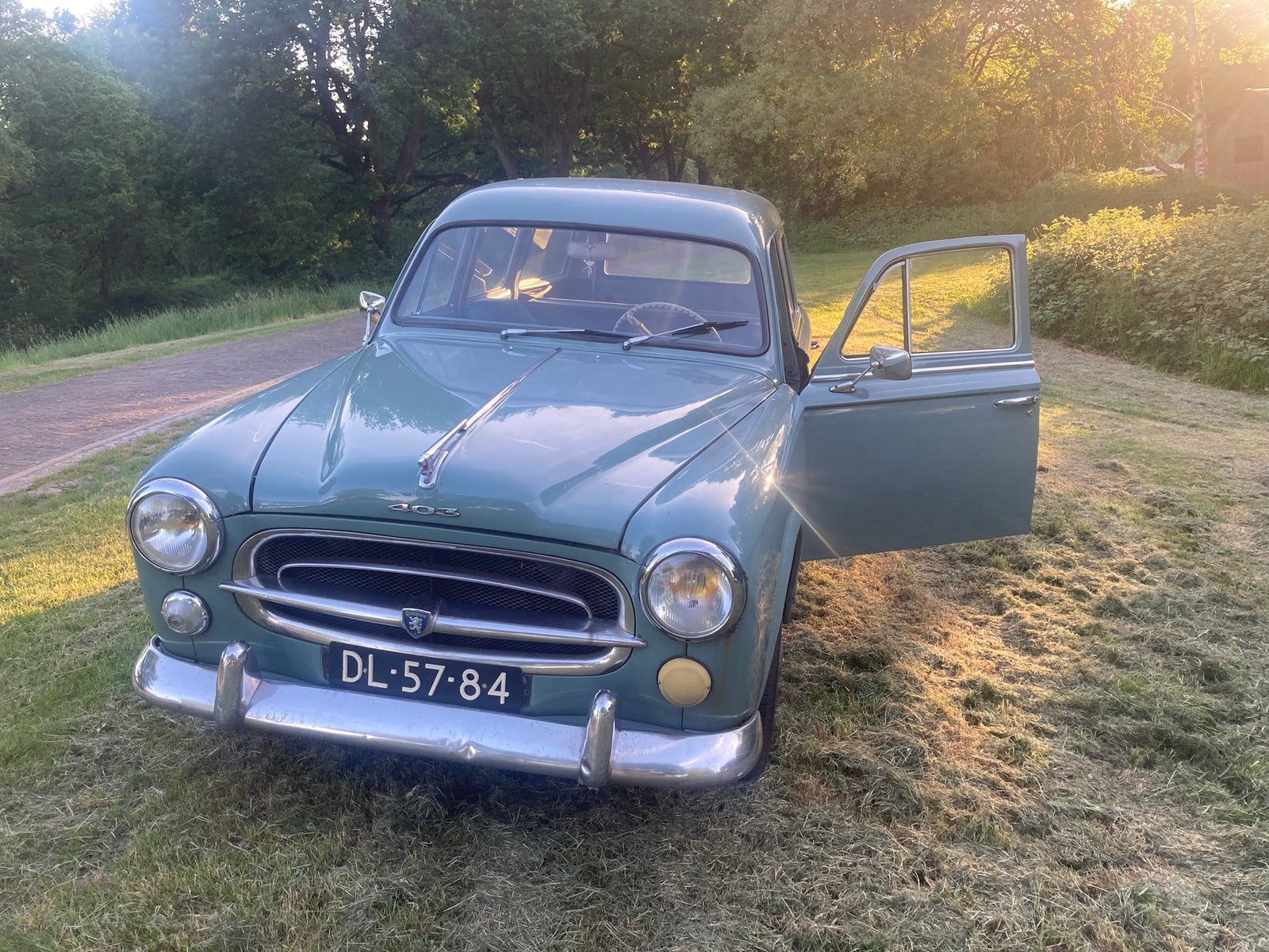 Peugeot 403 Commerciale 1960 blauw, foto 2
