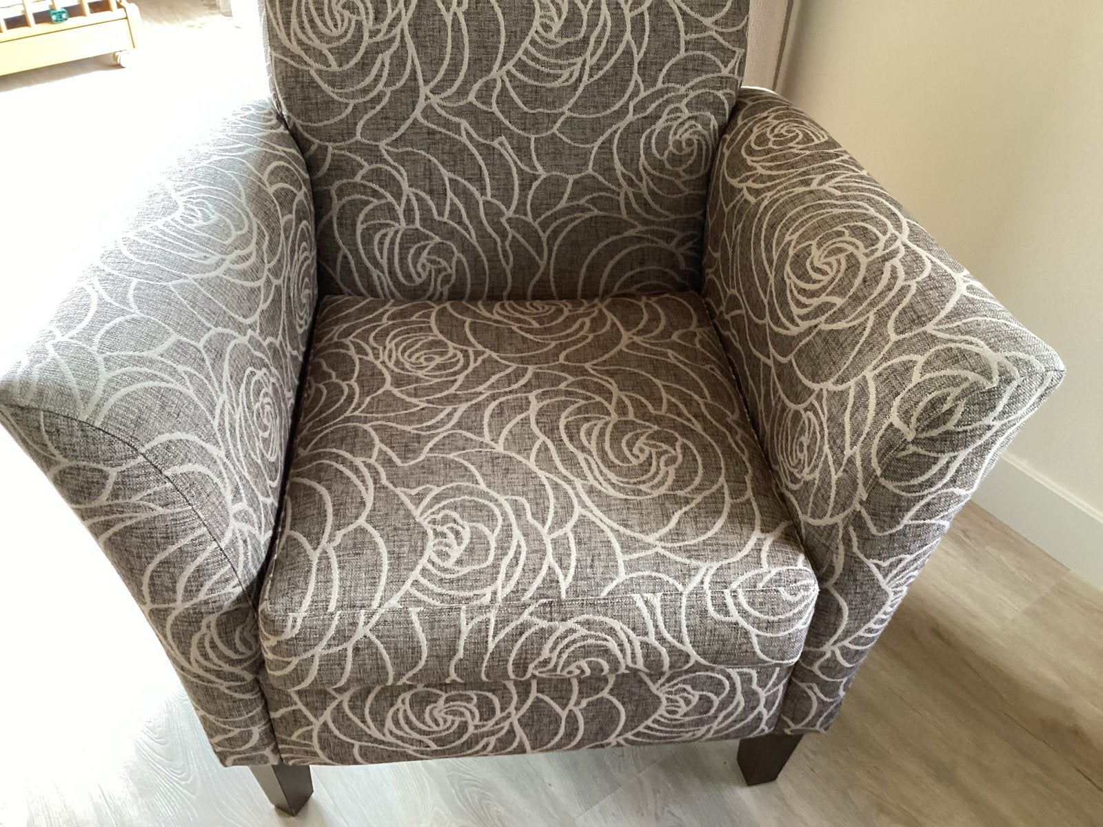 Fauteuil stoel beige bruin bloemmotief, Huis en Inrichting, Fauteuils, Ophalen, Gebruikt, Stof, 75 tot 100 cm