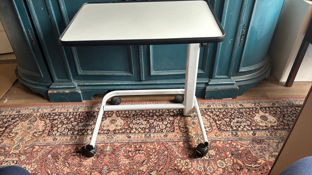 Bedtafel laptop tafel verstelbaar hoogte kantelbaar, Ophalen, Overige materialen, Gebruikt, 55 tot 75 cm