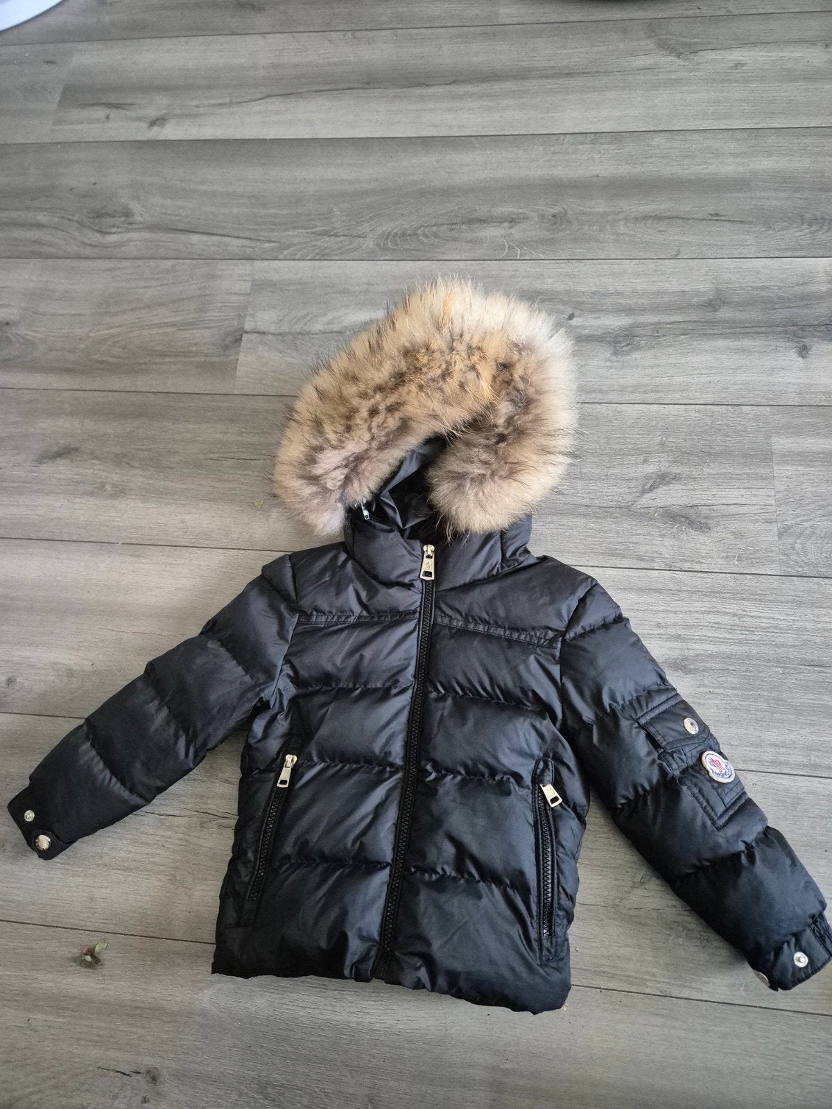Moncler winterjas met bontkraag voor 1-2 jaar, Ophalen of Verzenden, Gebruikt, Moncler, Jongen of Meisje