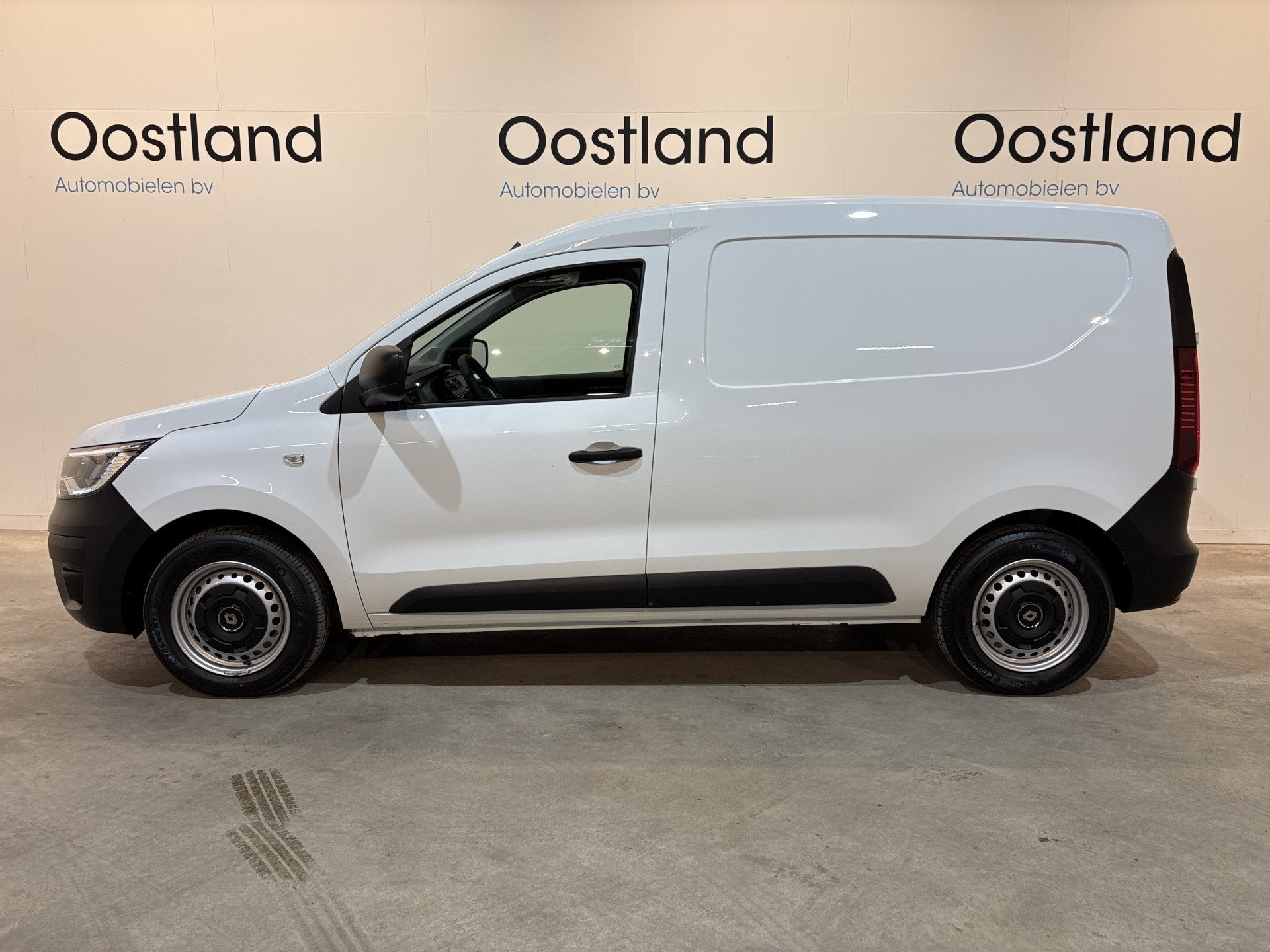Renault Express 1.3 TCe 100 Comfort Benzine / Airco / Cruise, Voorwielaandrijving, Euro 6, 4 cilinders, Met garantie (alle)
