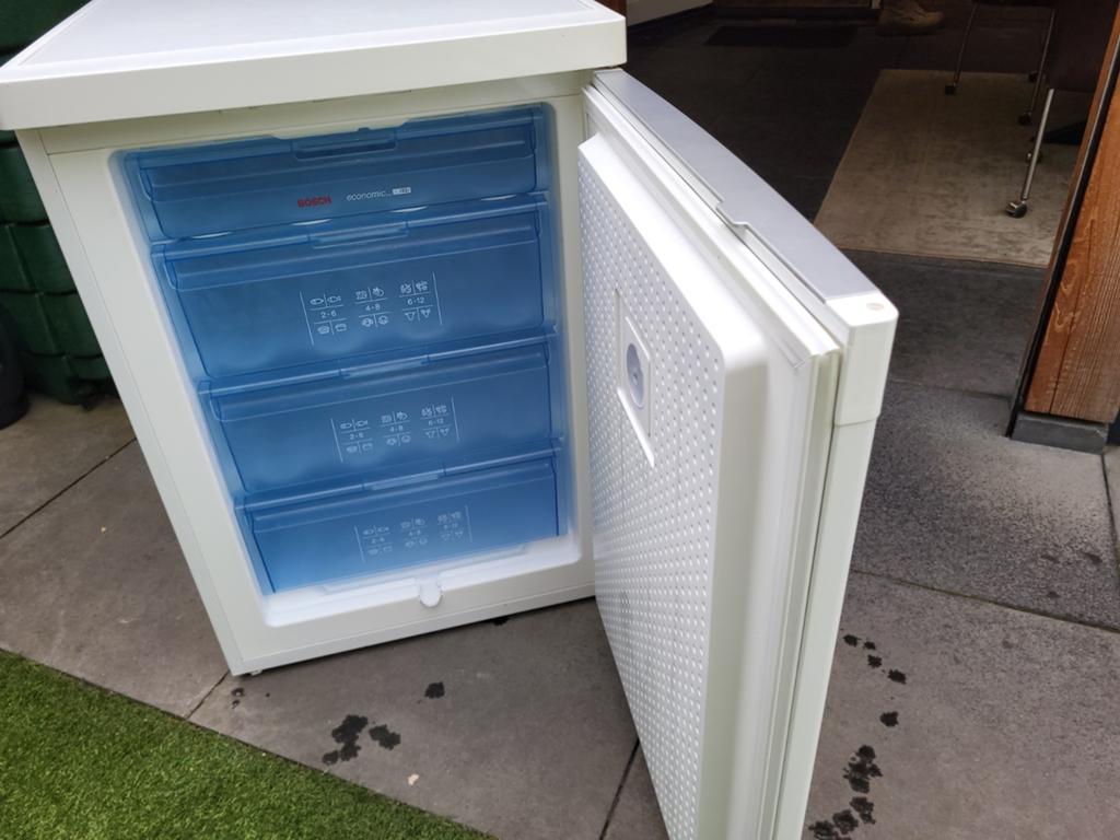 BOSCH vrieskast, Witgoed en Apparatuur, Vriezers en Diepvrieskisten, Gebruikt, Minder dan 60 cm, Energieklasse A of zuiniger, Vrijstaand