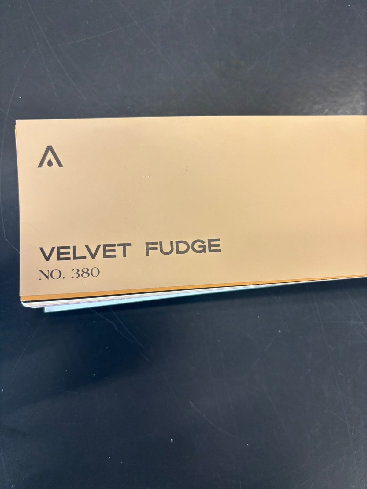 7,5 Liter Velvet Fudge Lab paint no. 380, Ophalen of Verzenden, Zo goed als nieuw