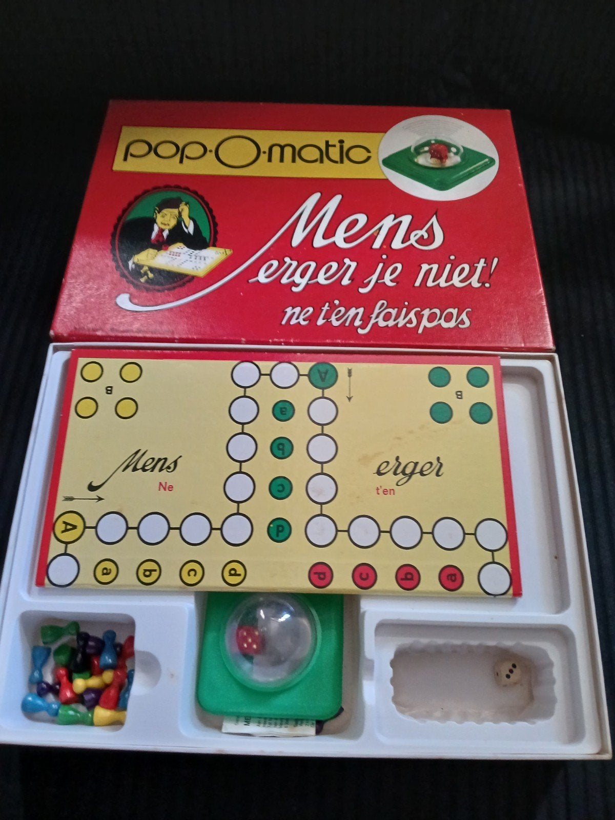 Mens erger je niet! Pop-O-Matic bordspel, Hobby en Vrije tijd, Gezelschapsspellen | Bordspellen, Drie of vier spelers, Ophalen
