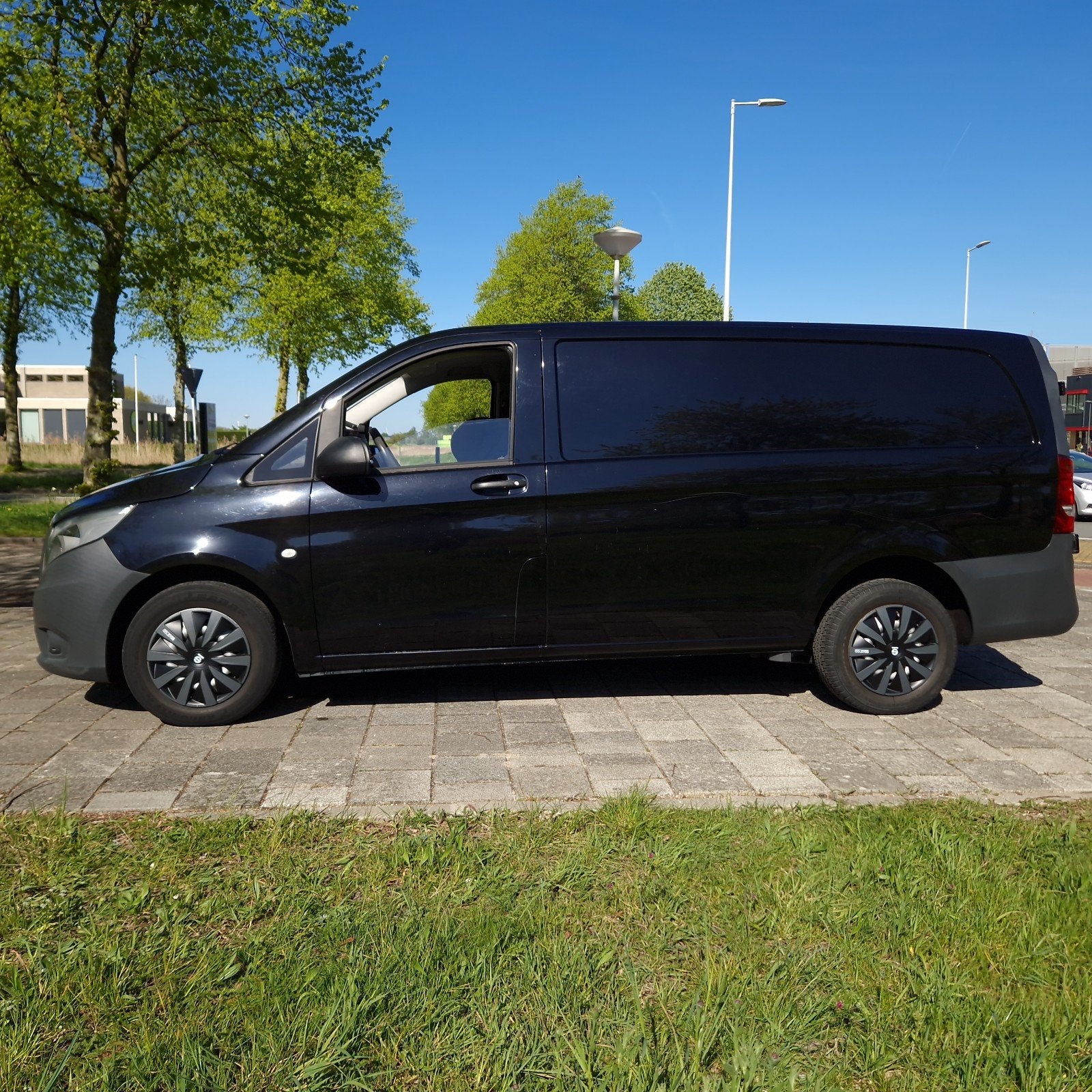 **Mercedes-Benz Vito 111 CDI LANG | 3-zits**, 2000 kg, Zwart, Mercedes-Benz, Diesel