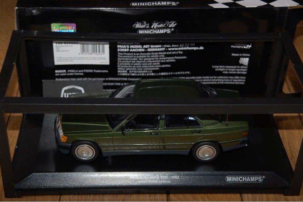 1:18 MERCEDES 190 E 1982 green Minichamps in box WRH, Verzenden, Zo goed als nieuw, Auto, MiniChamps