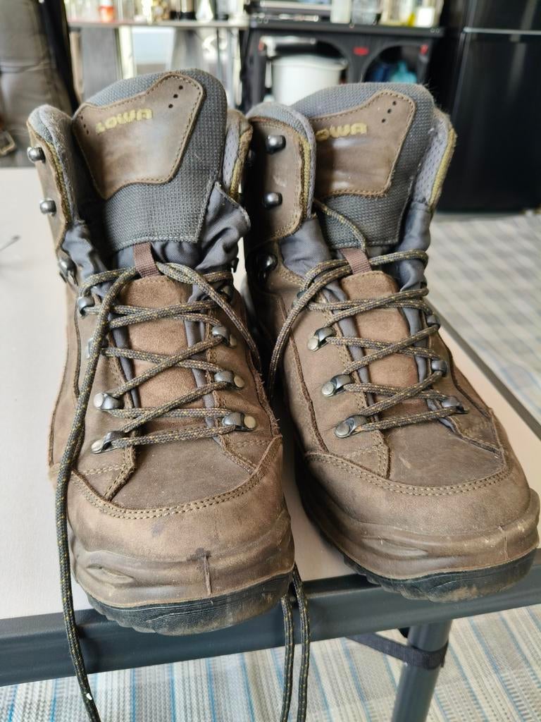 Lowa wandelschoenen mt 44 bruin Gore-Tex - Zo goed als nieuw, Ophalen, Zo goed als nieuw, Schoenen